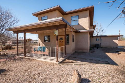 Photo of 35 Jerome Road, Los Lunas, NM 87031 (MLS # 1099602)