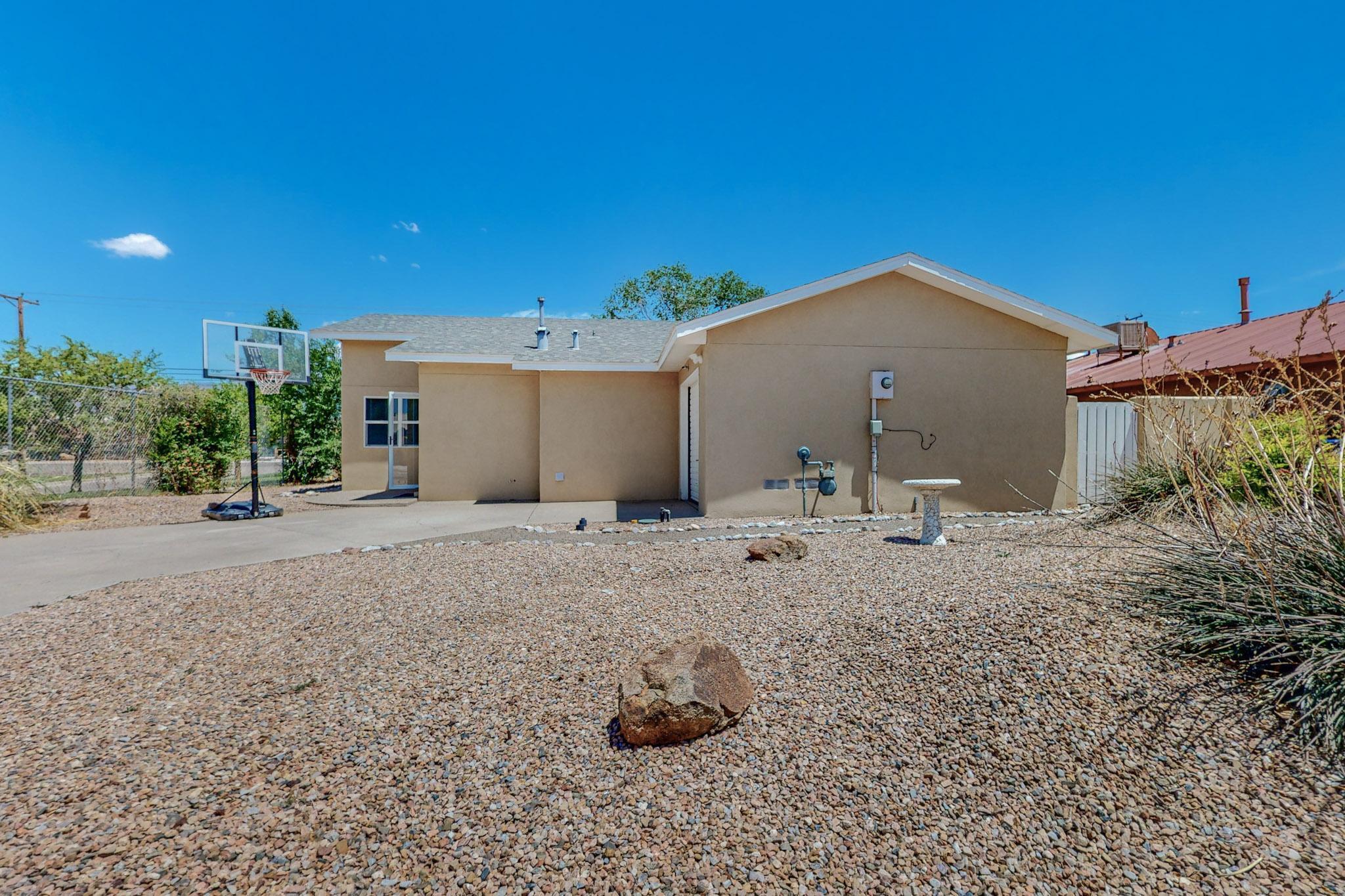 9104 Bellflower Lane, Albuquerque, New Mexico image 2