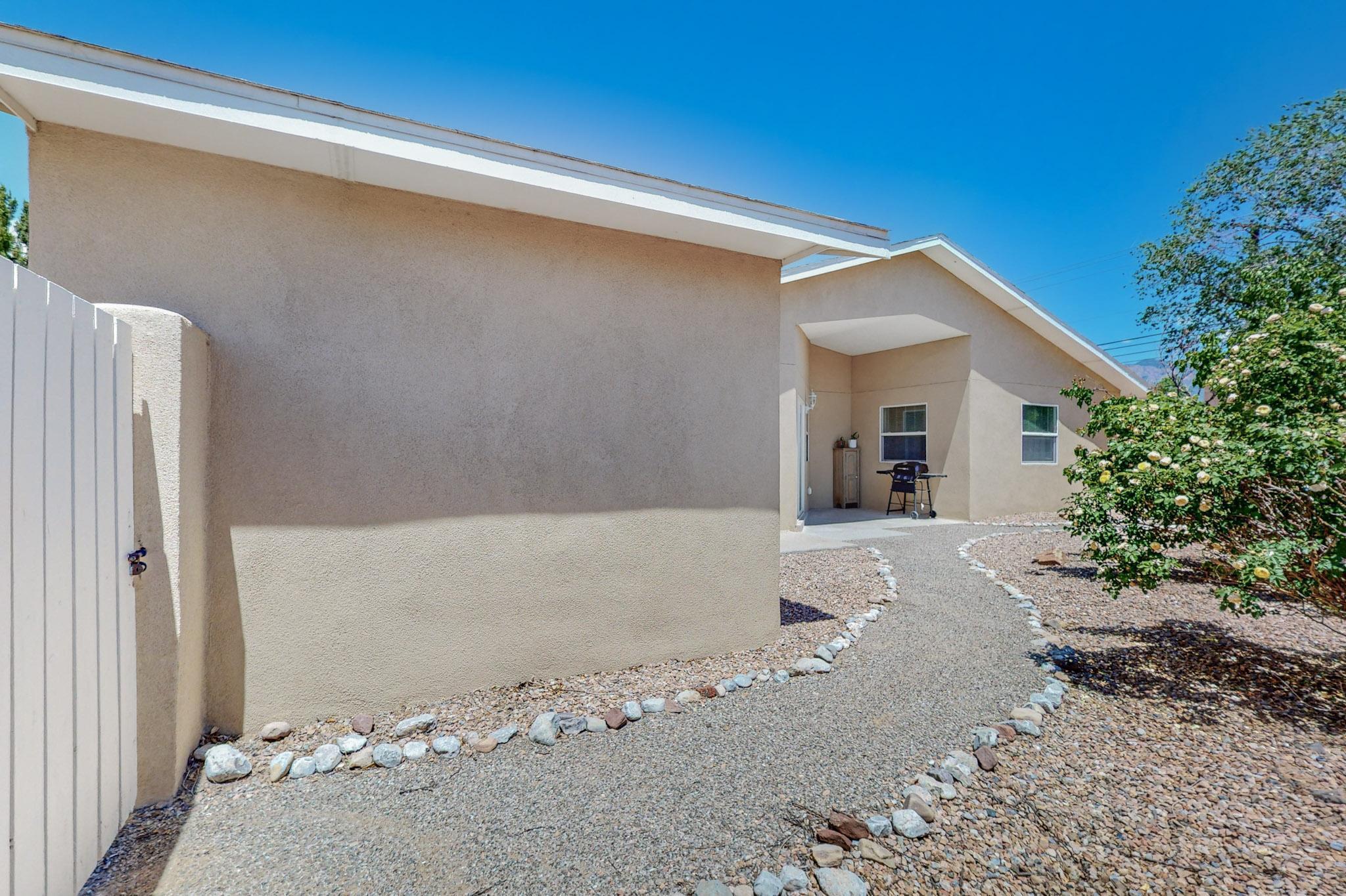 9104 Bellflower Lane, Albuquerque, New Mexico image 29