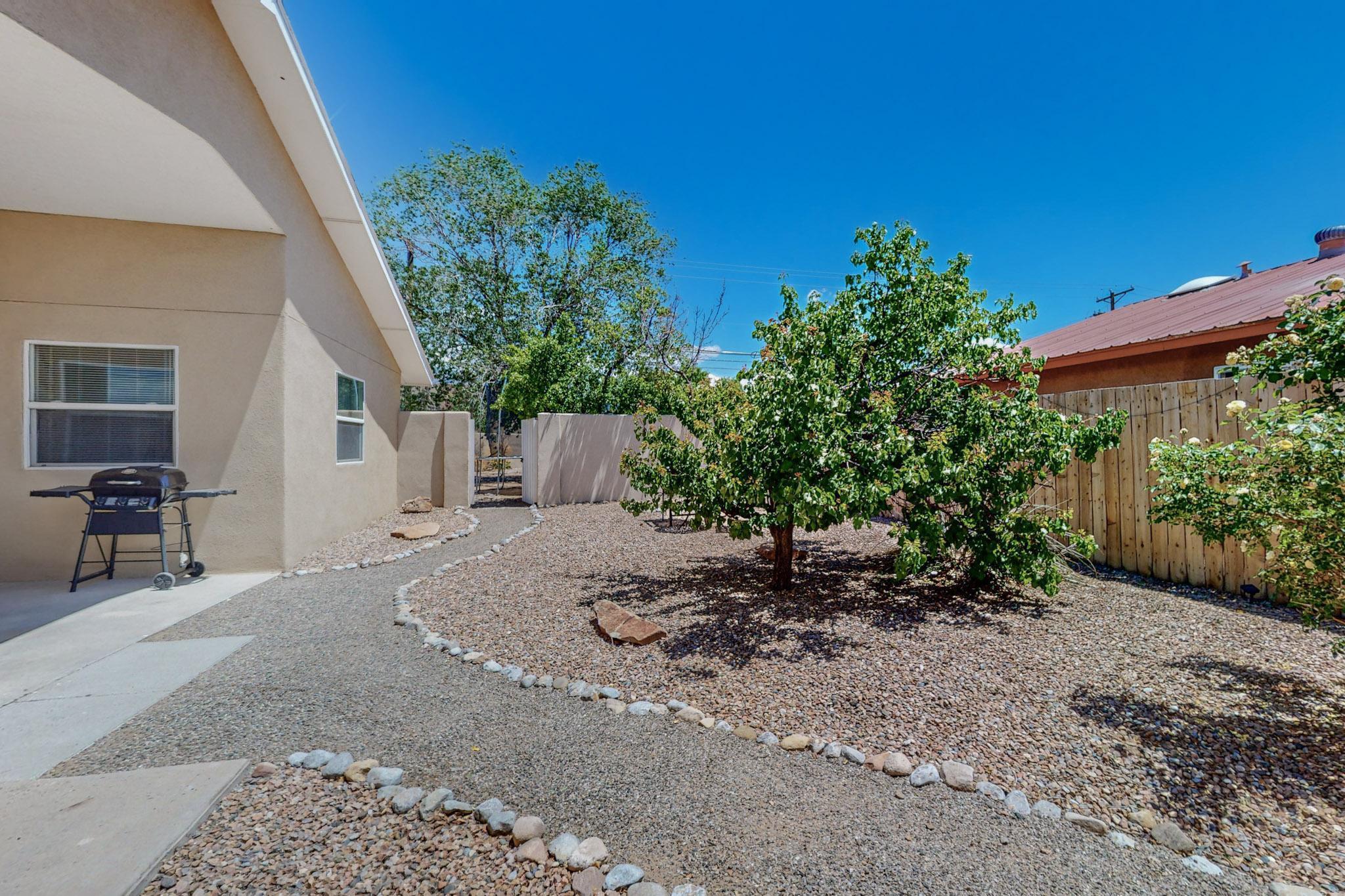 9104 Bellflower Lane, Albuquerque, New Mexico image 30