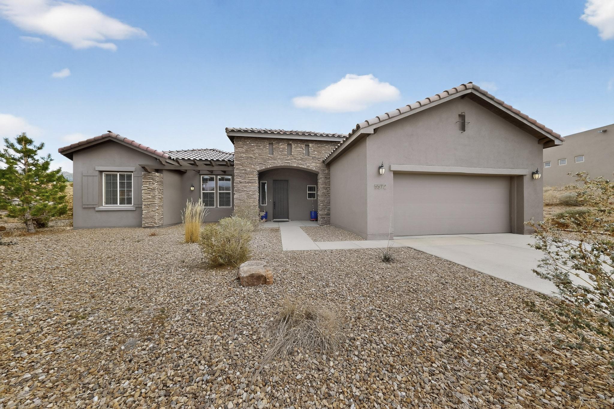 5572 Barranca Overlook Court NE