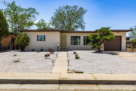 Photo of 4808 Ponderosa Avenue NE, Albuquerque, NM 87110 (MLS # 1104980)