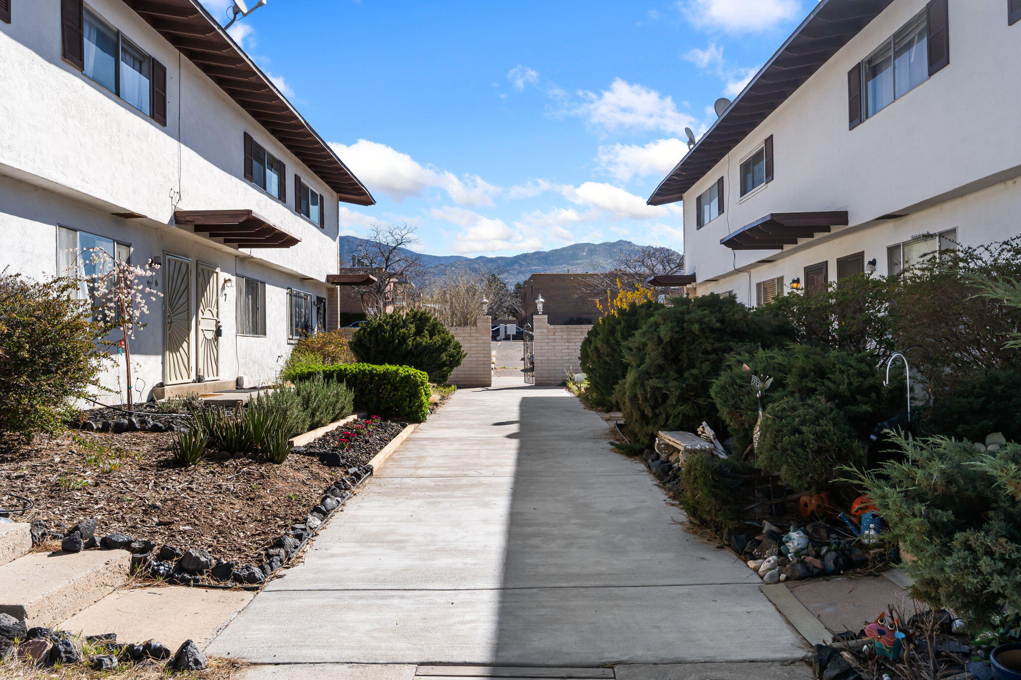 1121 Chelwood Park Boulevard NE APT 6