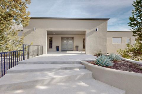 Photo of 48 ROCK RIDGE Drive NE, Albuquerque, NM 87122 (MLS # 1091138)