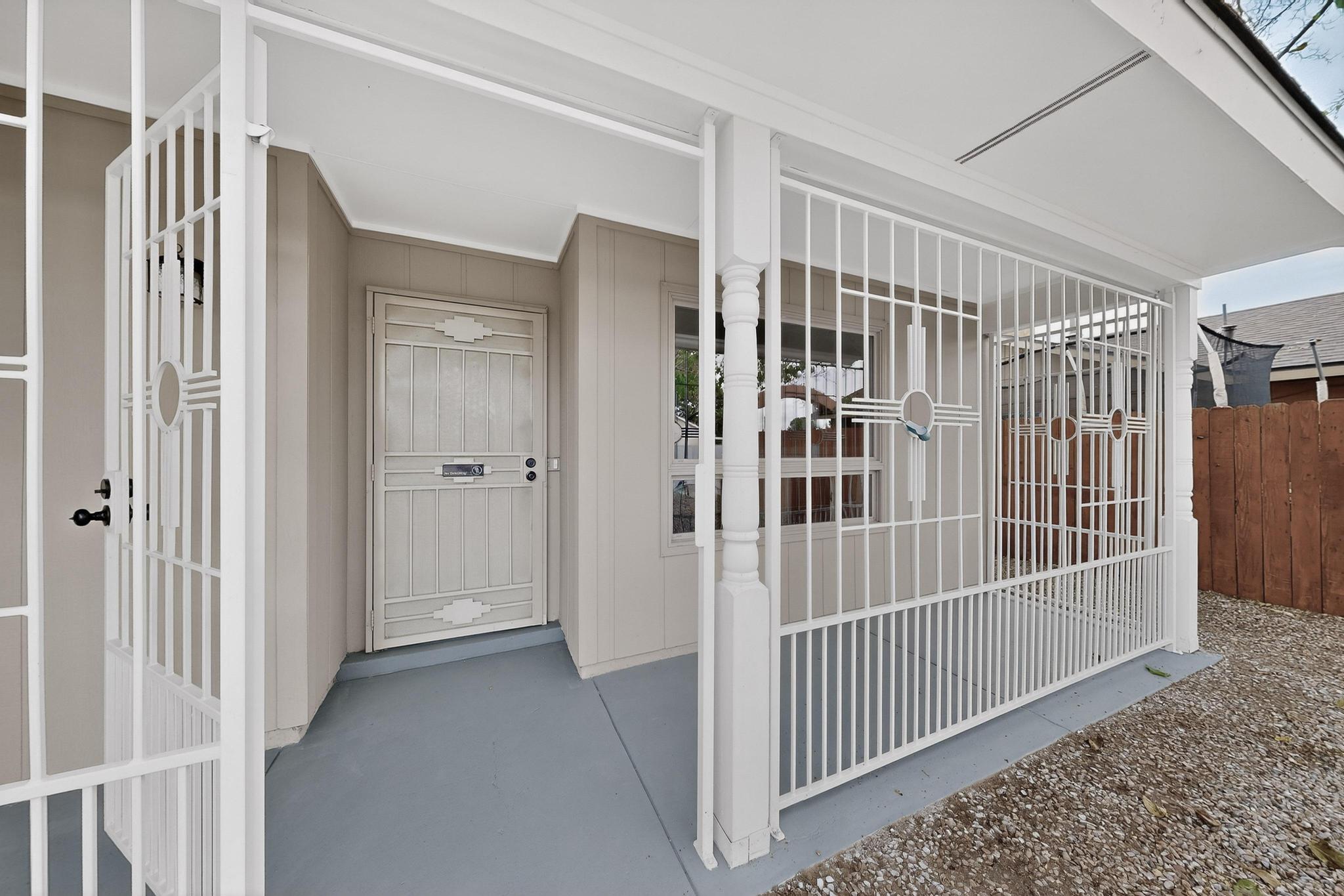 5512 Sweetwater Drive NW