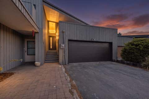 Photo of 720 Tramway Lane NE #18, Albuquerque, NM 87122 (MLS # 1104907)