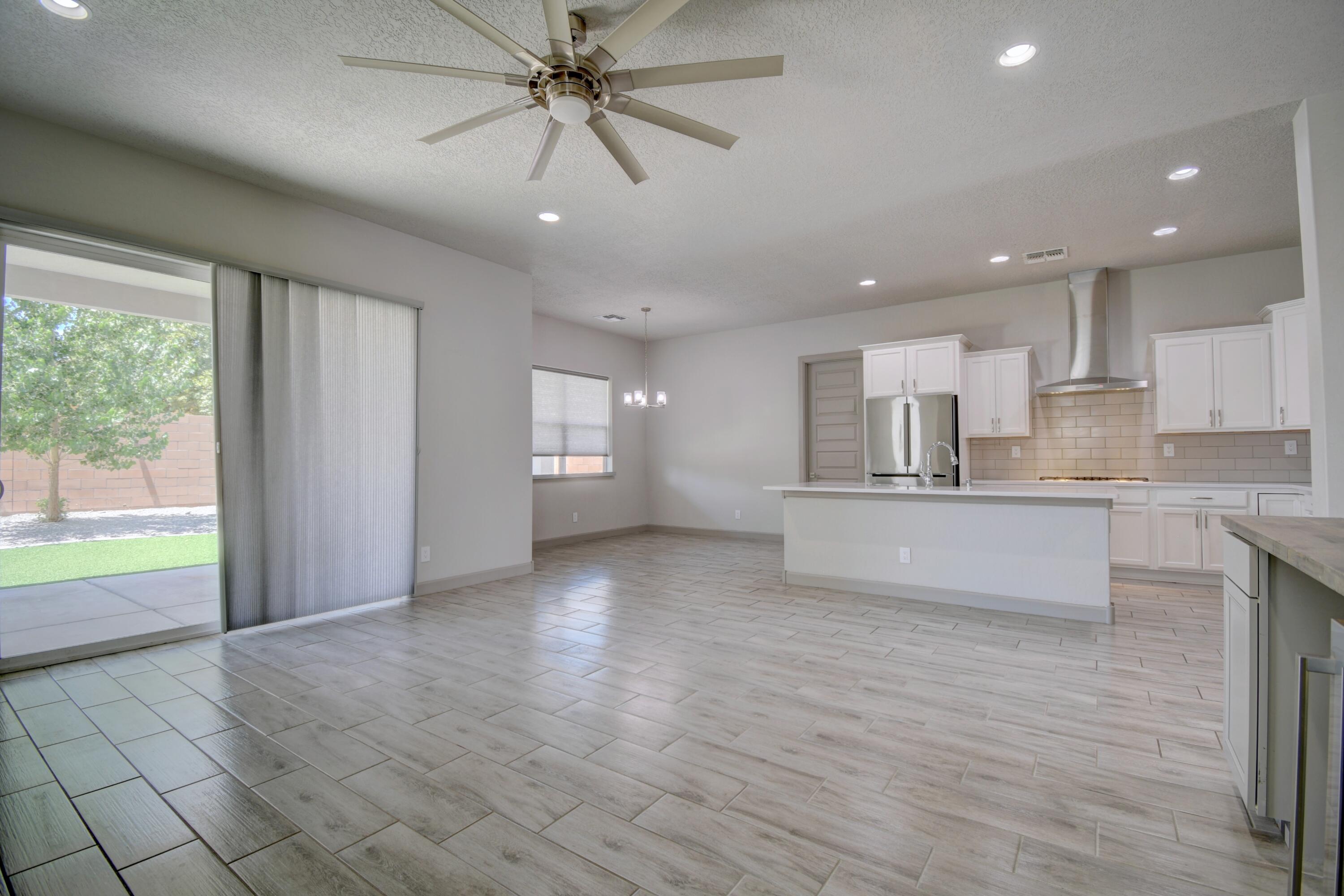 2405 Lynn Road SE