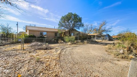 Photo of 317 Hillandale Avenue, Rio Communities, NM 87002 (MLS # 1095090)