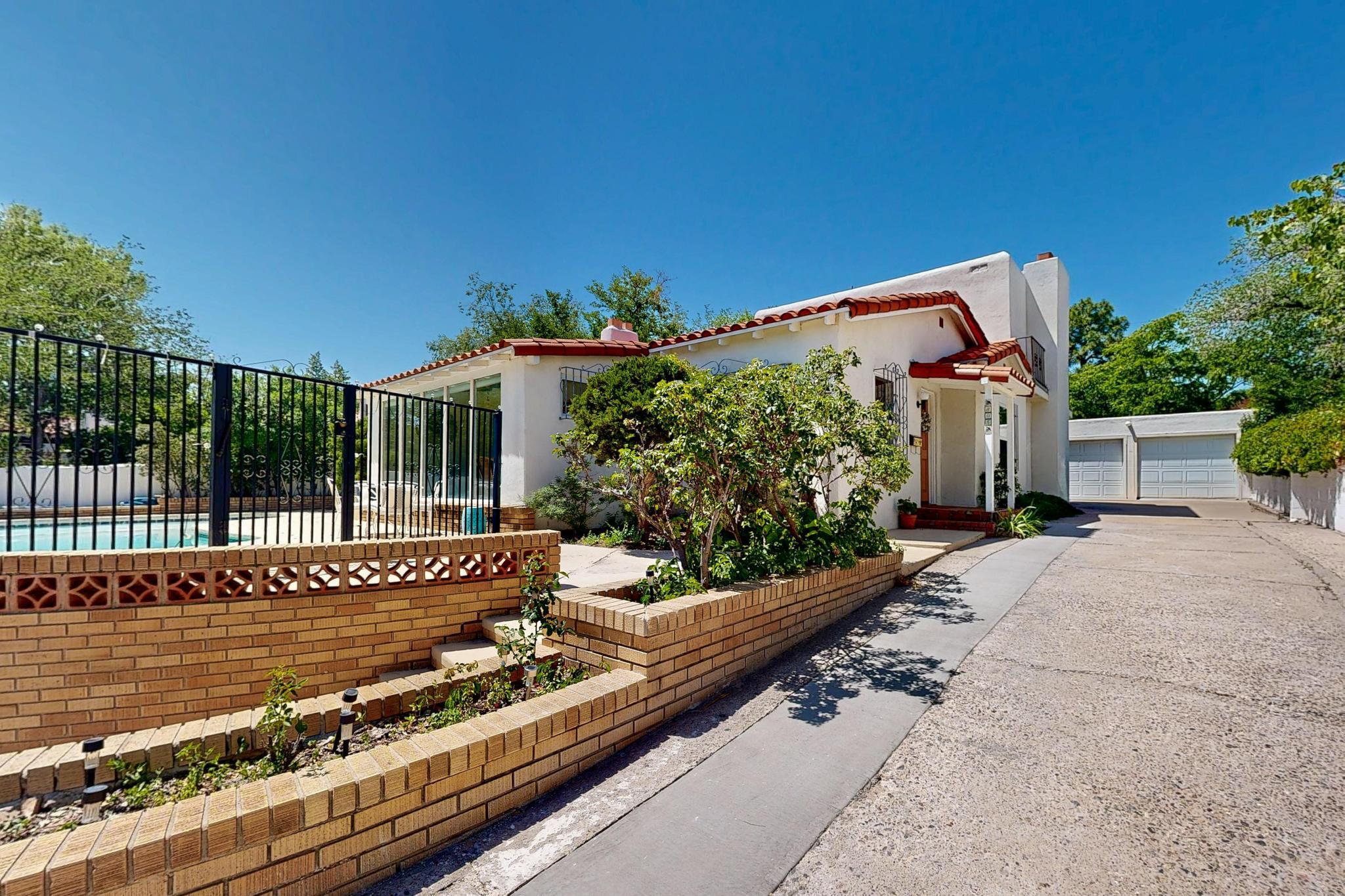 805 Ridgecrest Drive, Albuquerque, New Mexico image 1