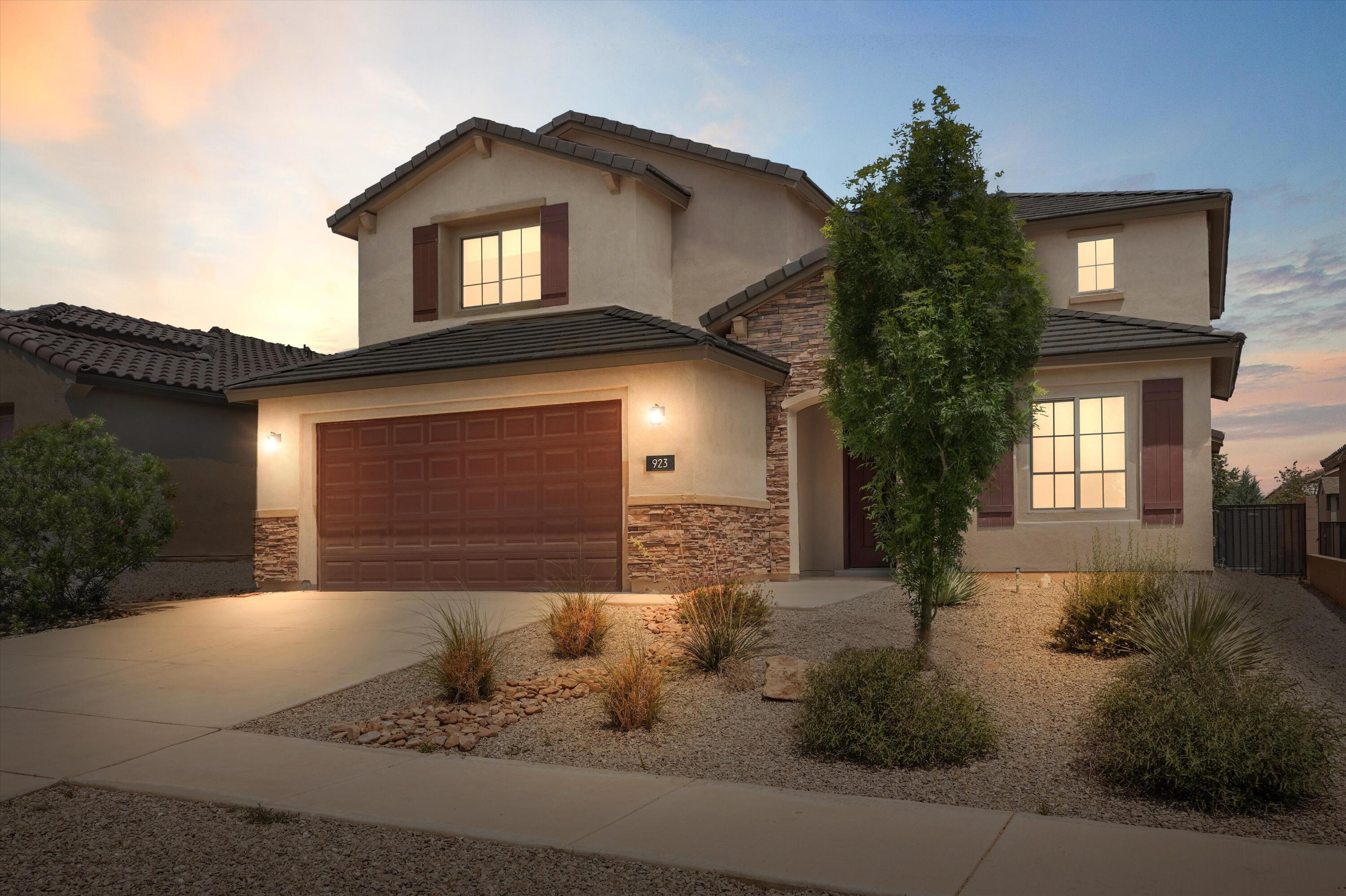 923 Zafiro Road SE