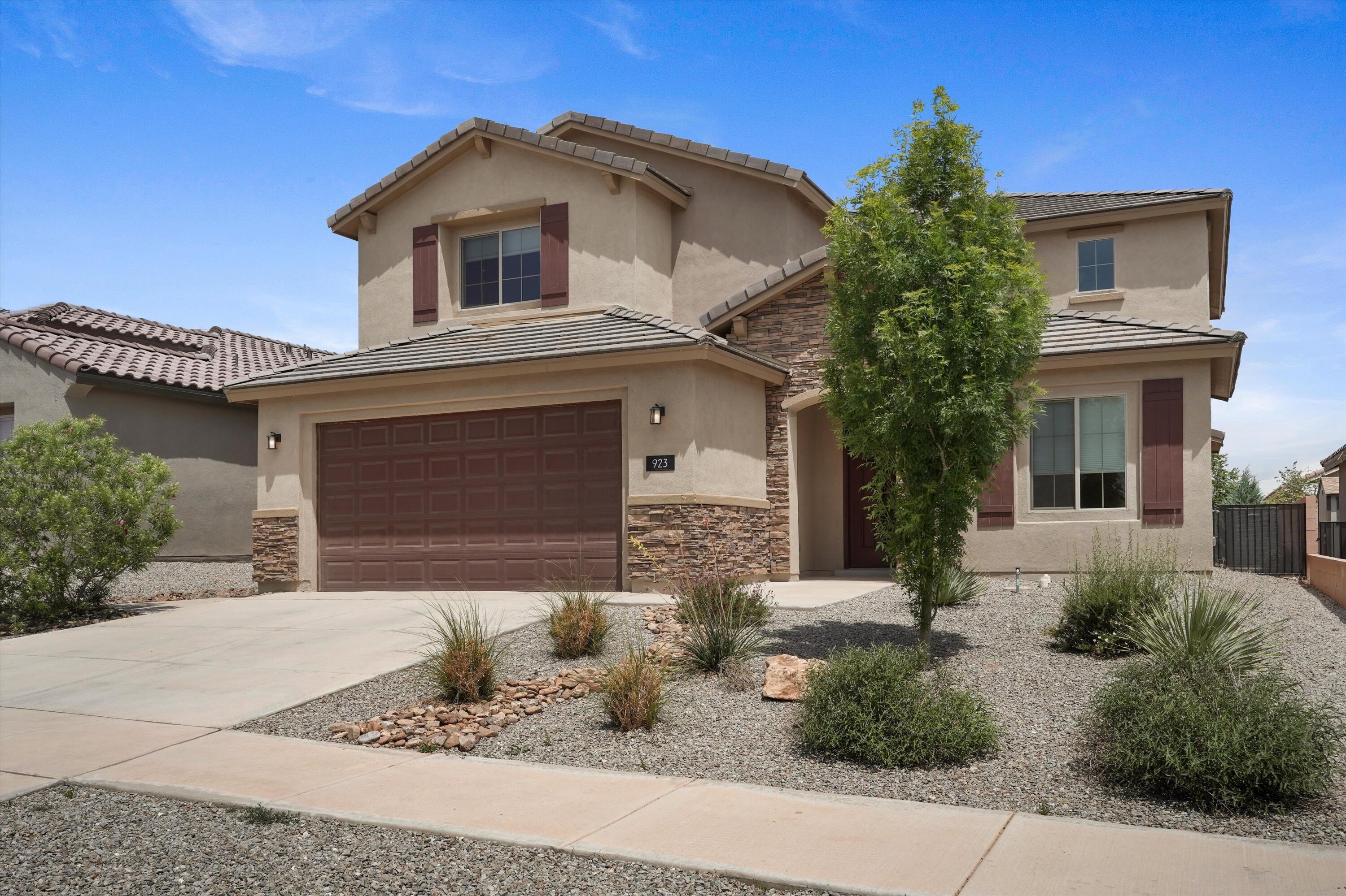 923 Zafiro Road SE