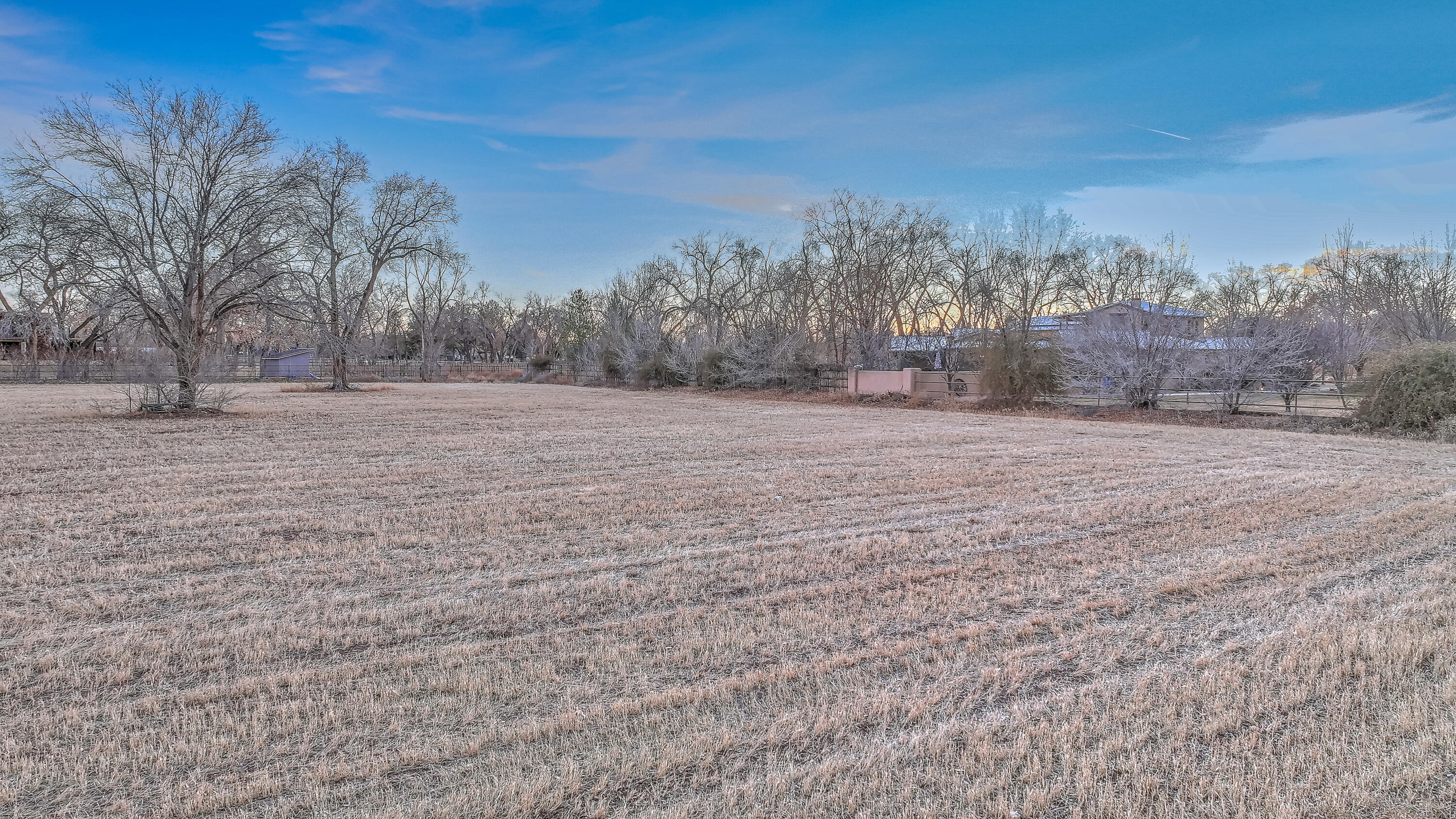 916 Chamisal Road NW