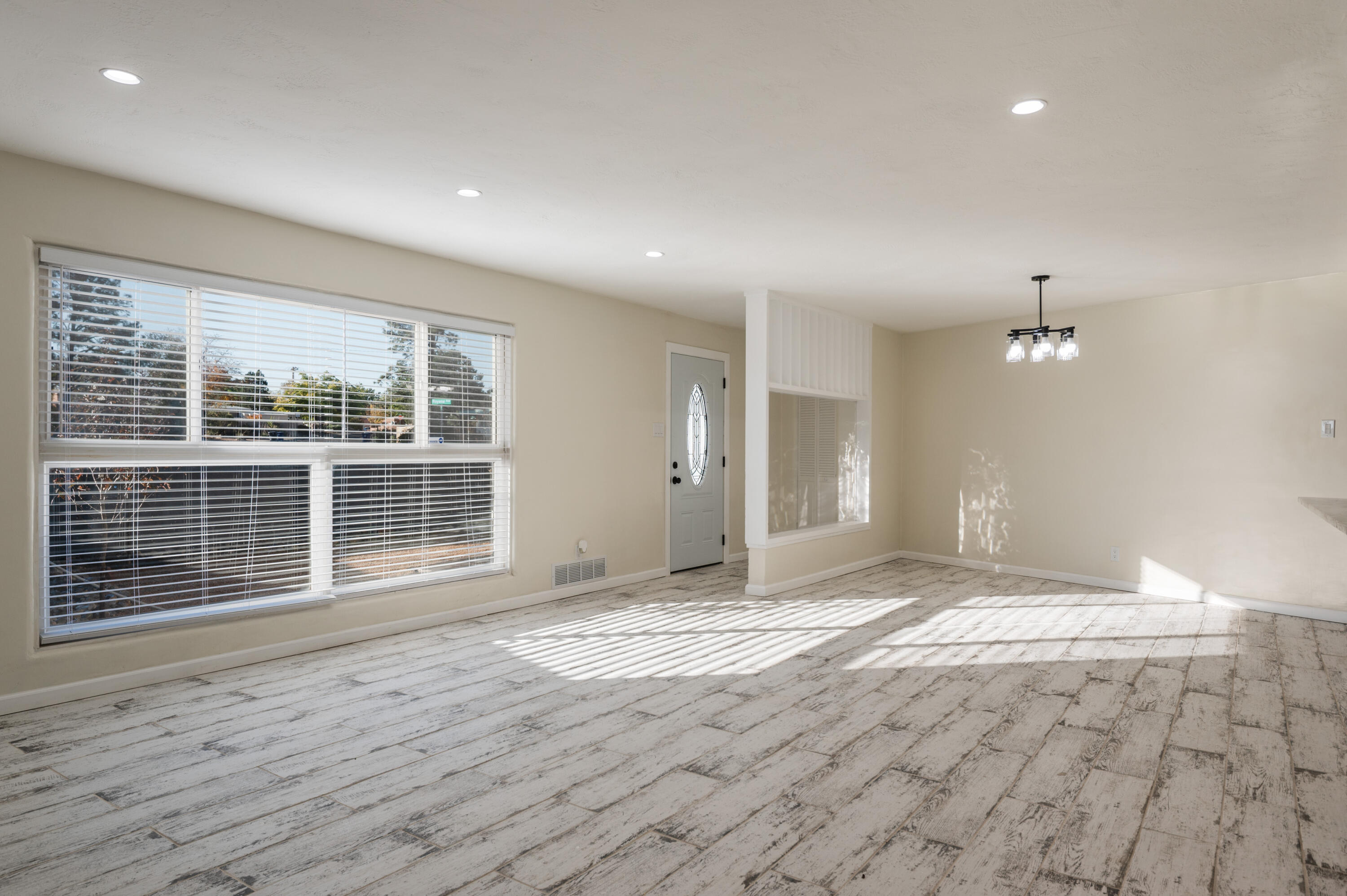 5017 Royene Avenue NE