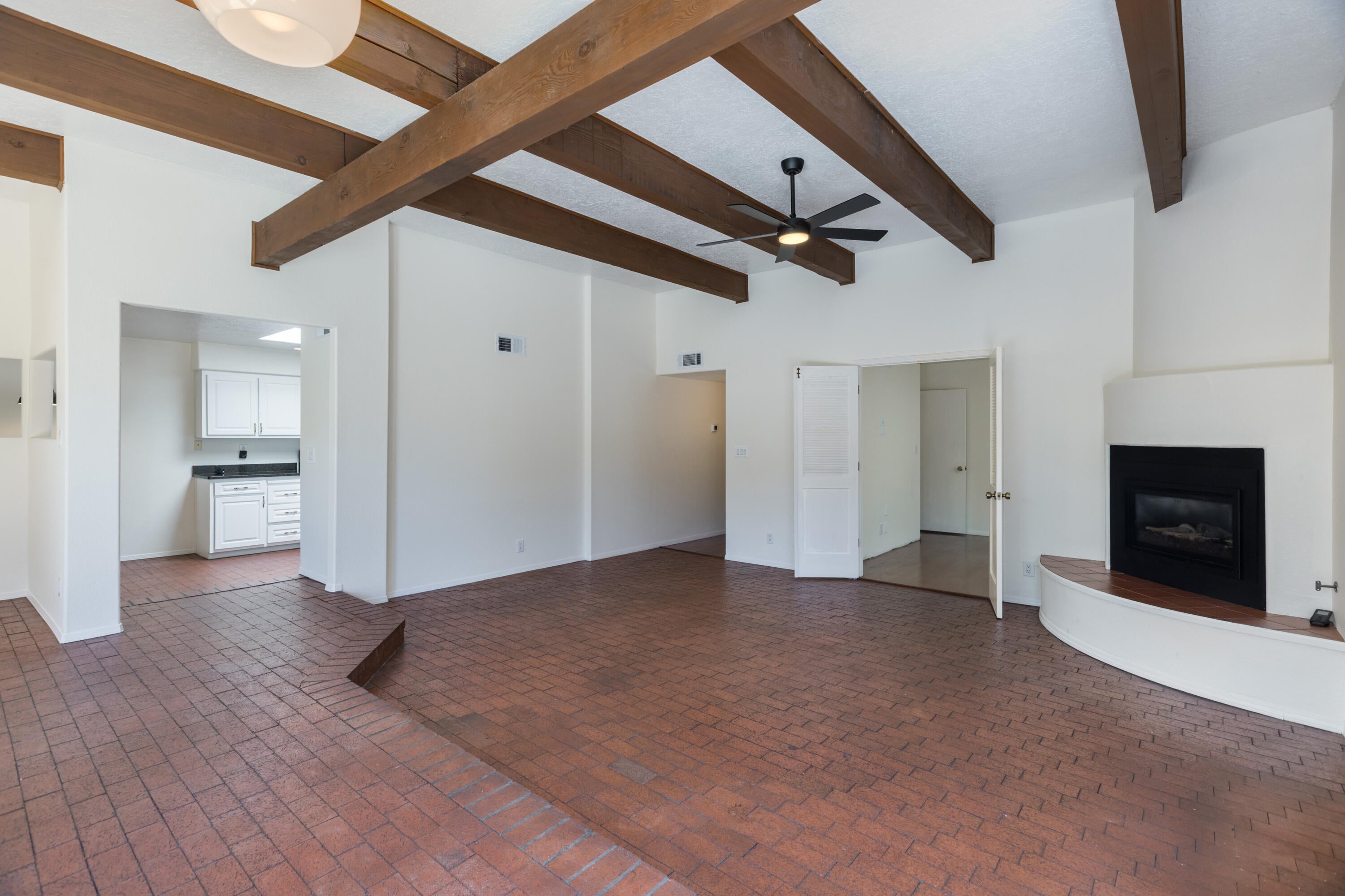 2404 Don Pedro NW