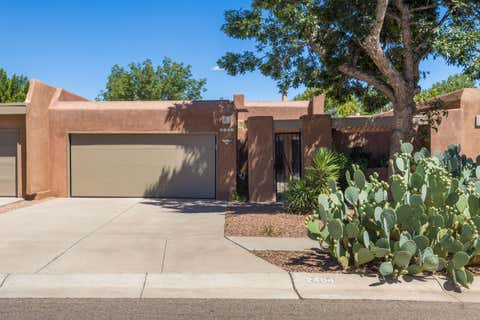 Photo of 2404 Don Pedro NW, Albuquerque, NM 87104 (MLS # 1108782)