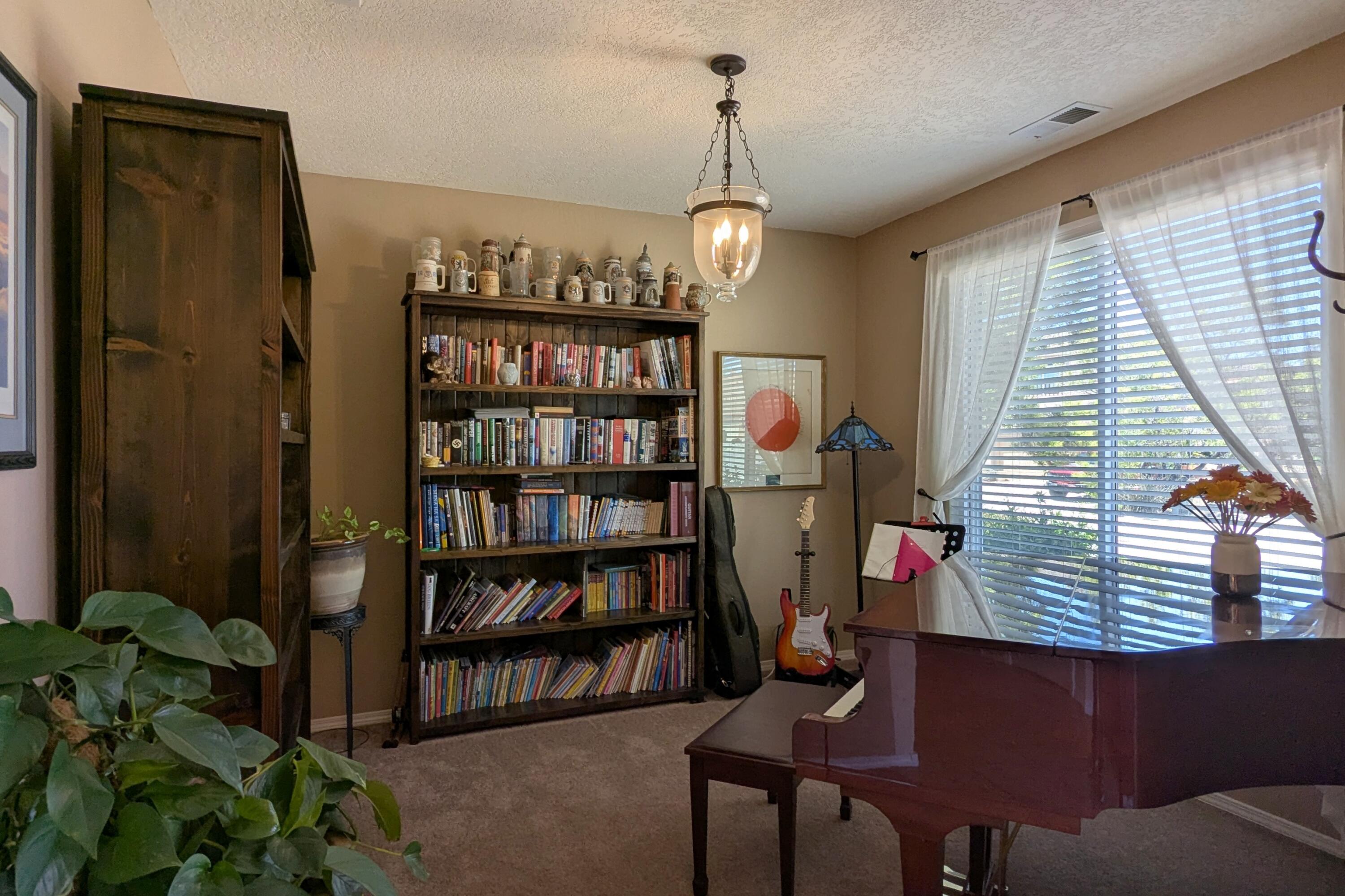 4909 Sundance Court NE
