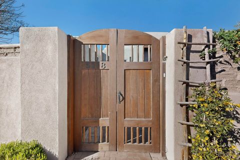 Photo of 5118 Guadalupe Trail NW, Albuquerque, NM 87107 (MLS # 1100246)