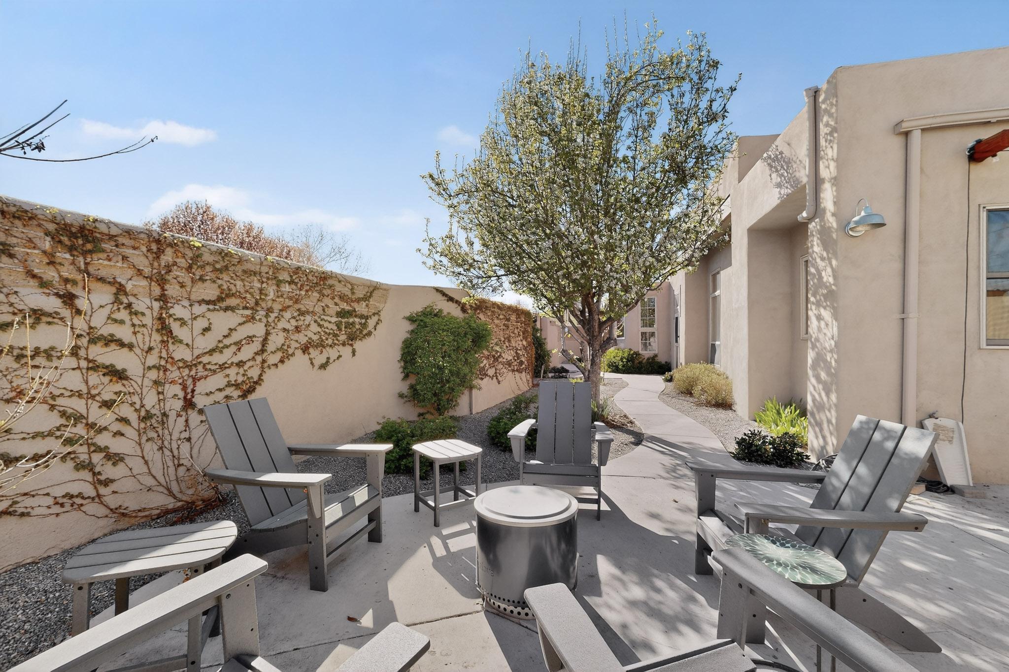 5118 Guadalupe Trail NW