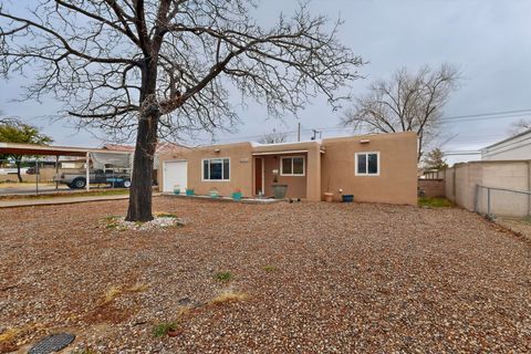 Photo of 10516 Love Avenue NE, Albuquerque, NM 87112 (MLS # 1097037)