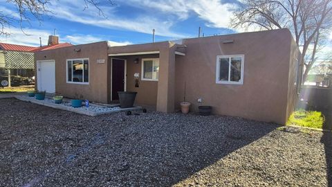 10516 Love Avenue NE Albuquerque NM 87112