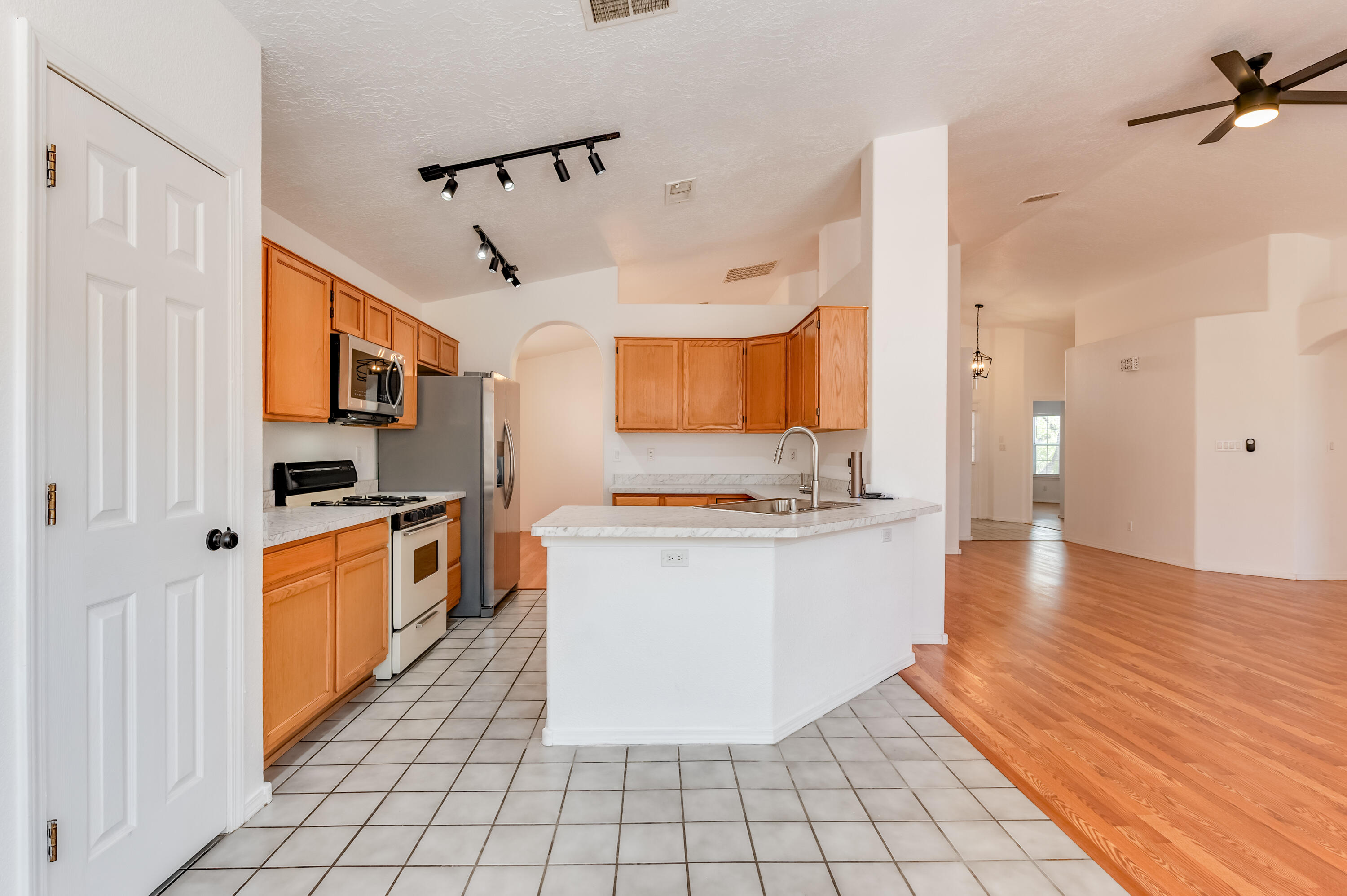 9221 Prickly Pear Street, Albuquerque, New Mexico image 17