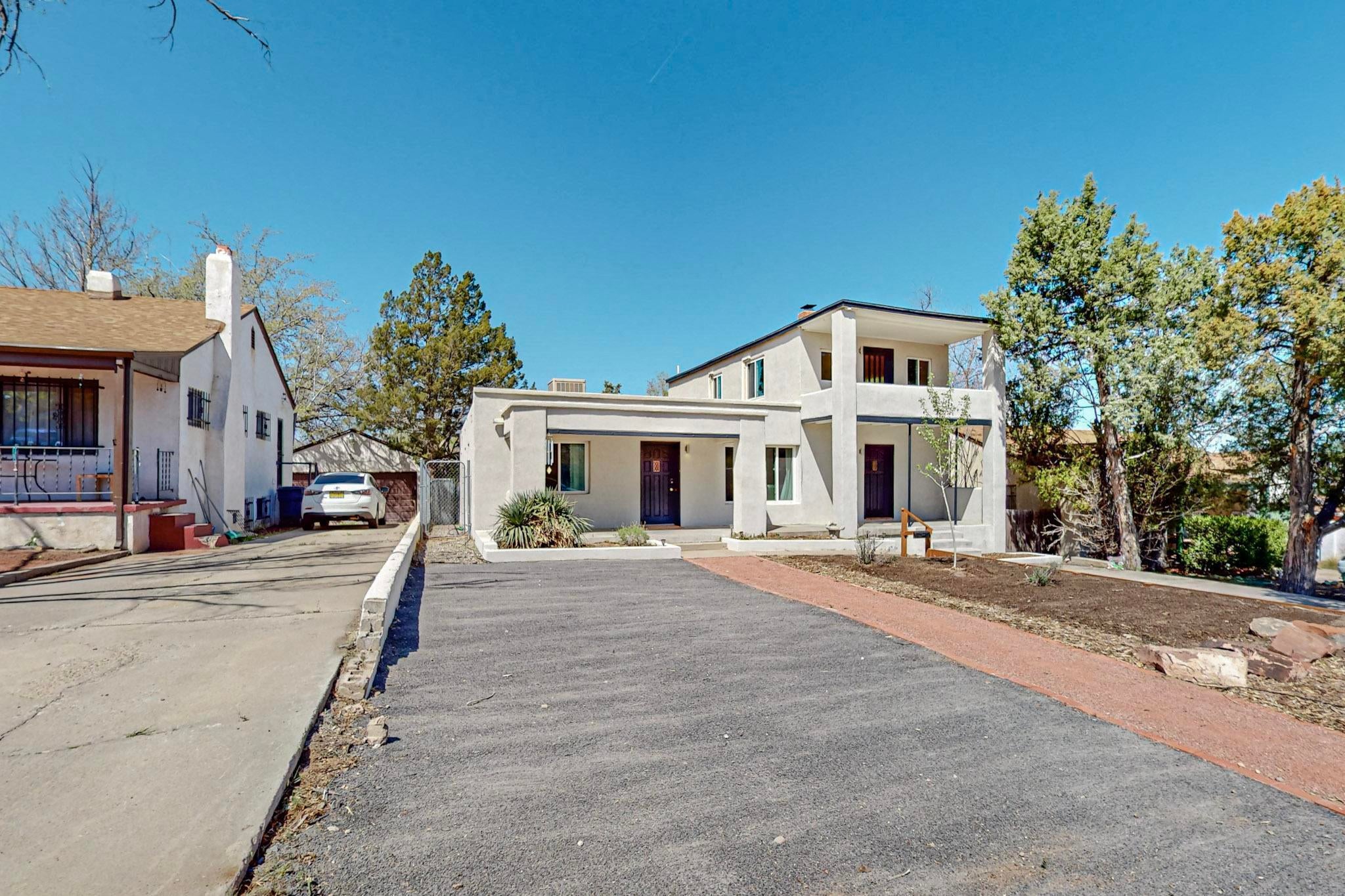 211 Amherst Drive SE