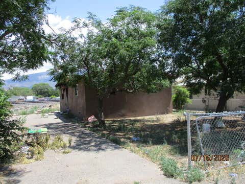 Photo of 724 Avenida Perea, Bernalillo, NM 87004 (MLS # 1108717)