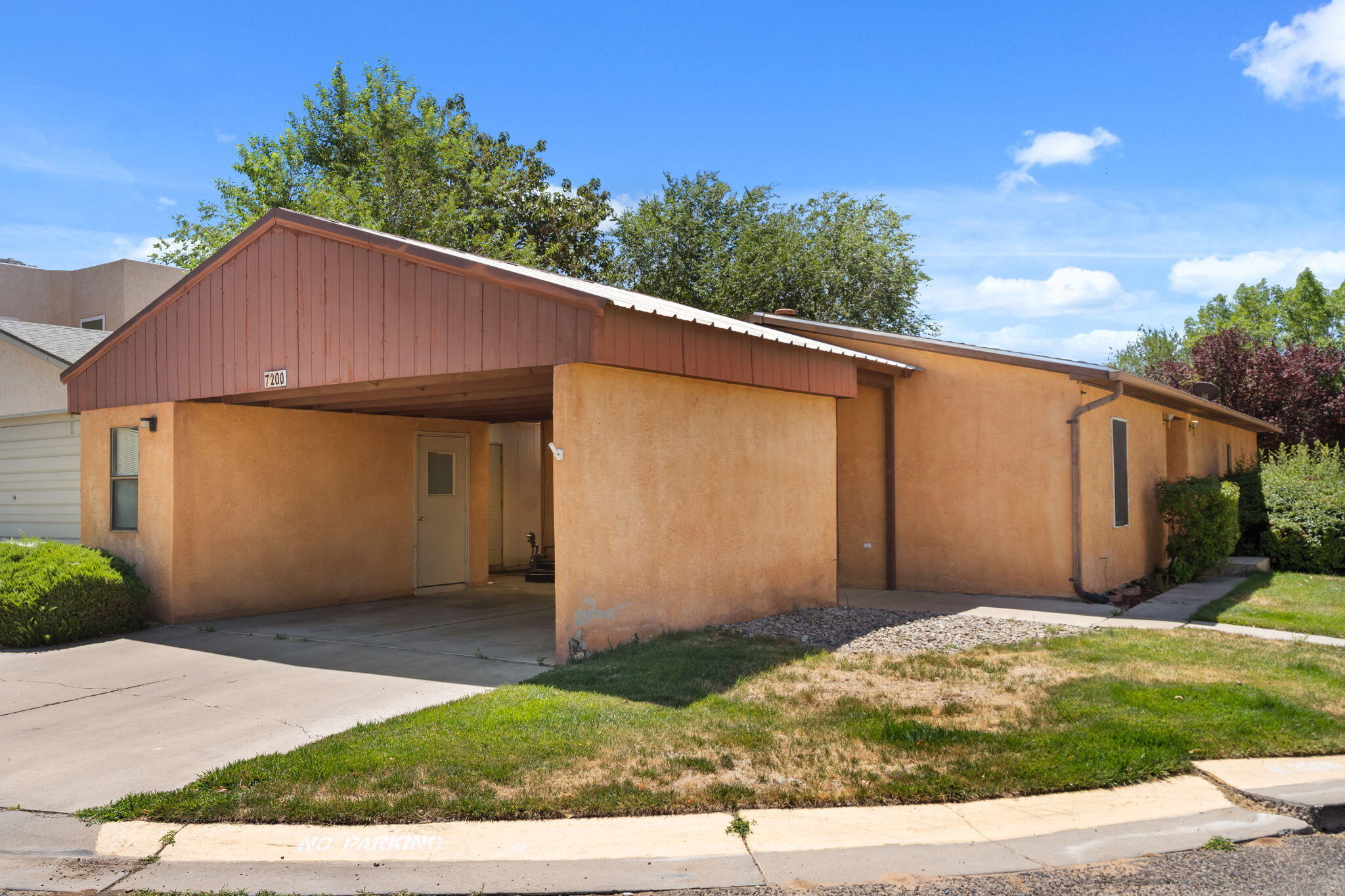 7200 Quail Hollow NE