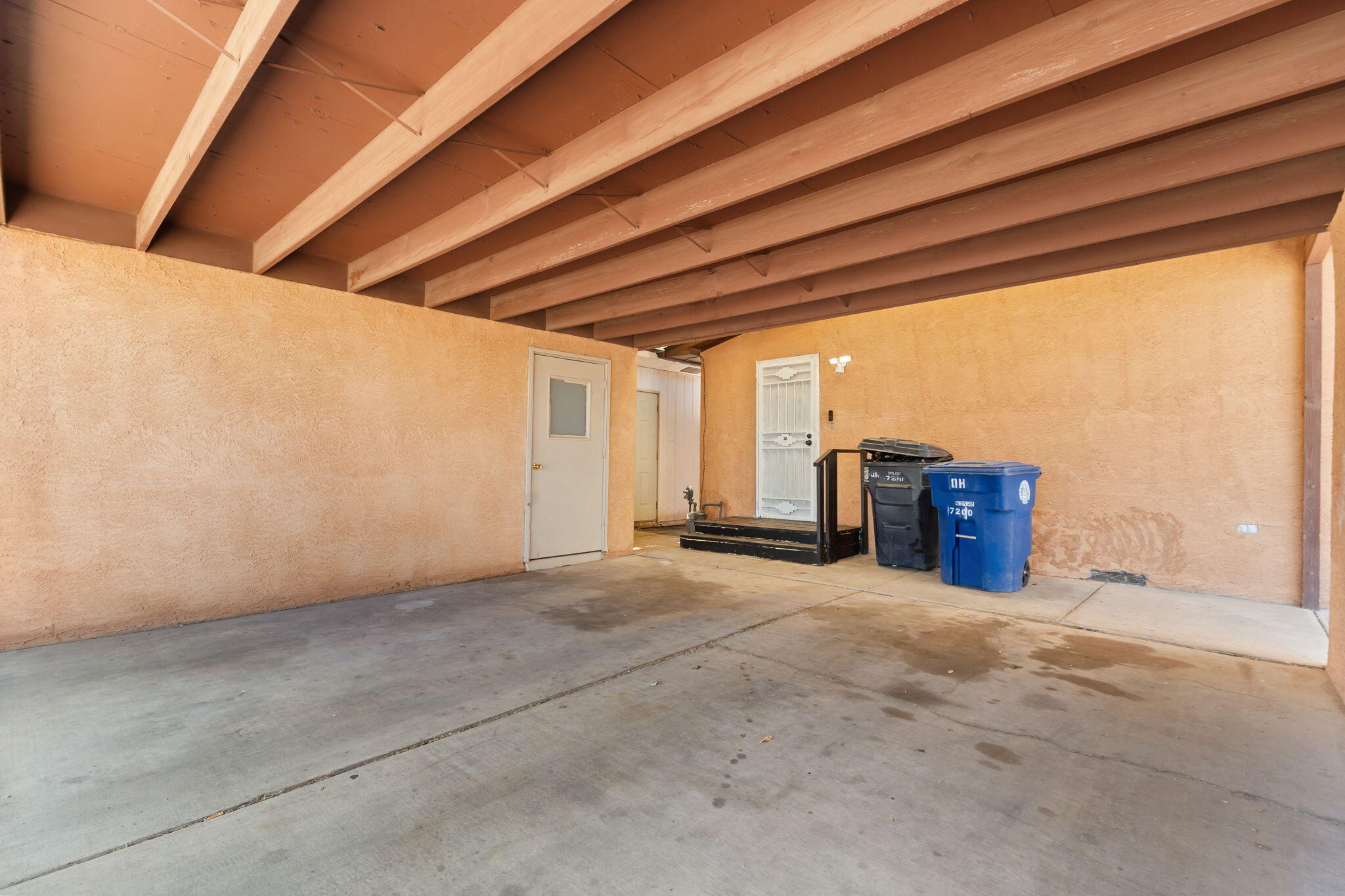 7200 Quail Hollow NE