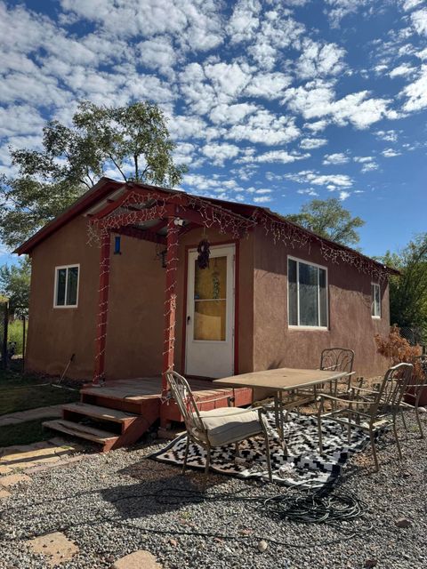 Photo of 2318 TRAMMELL Court SW, Albuquerque, NM 87105 (MLS # 1092140)