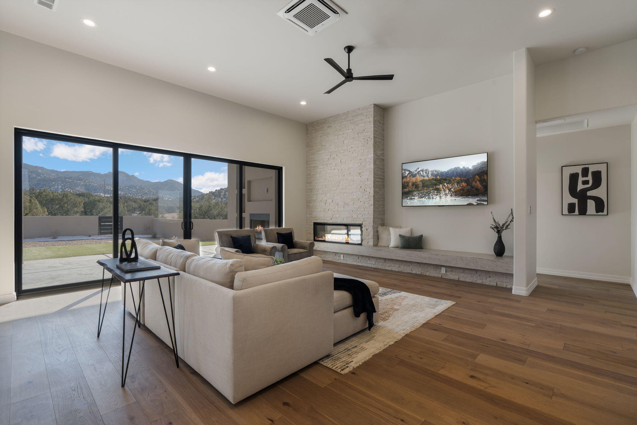 10 Rainbow Valley Road