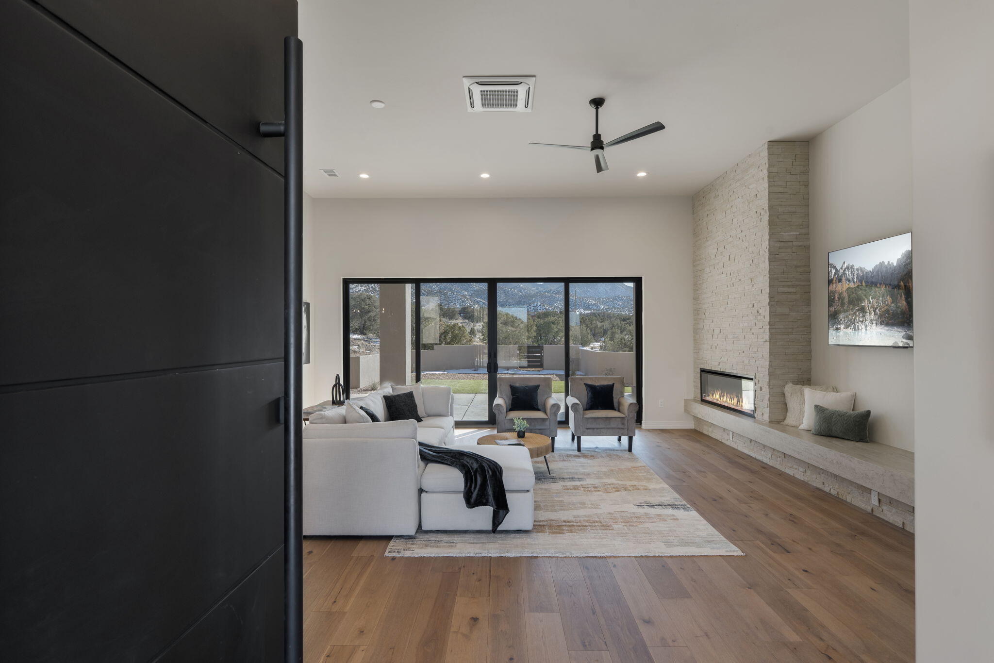 10 Rainbow Valley Road