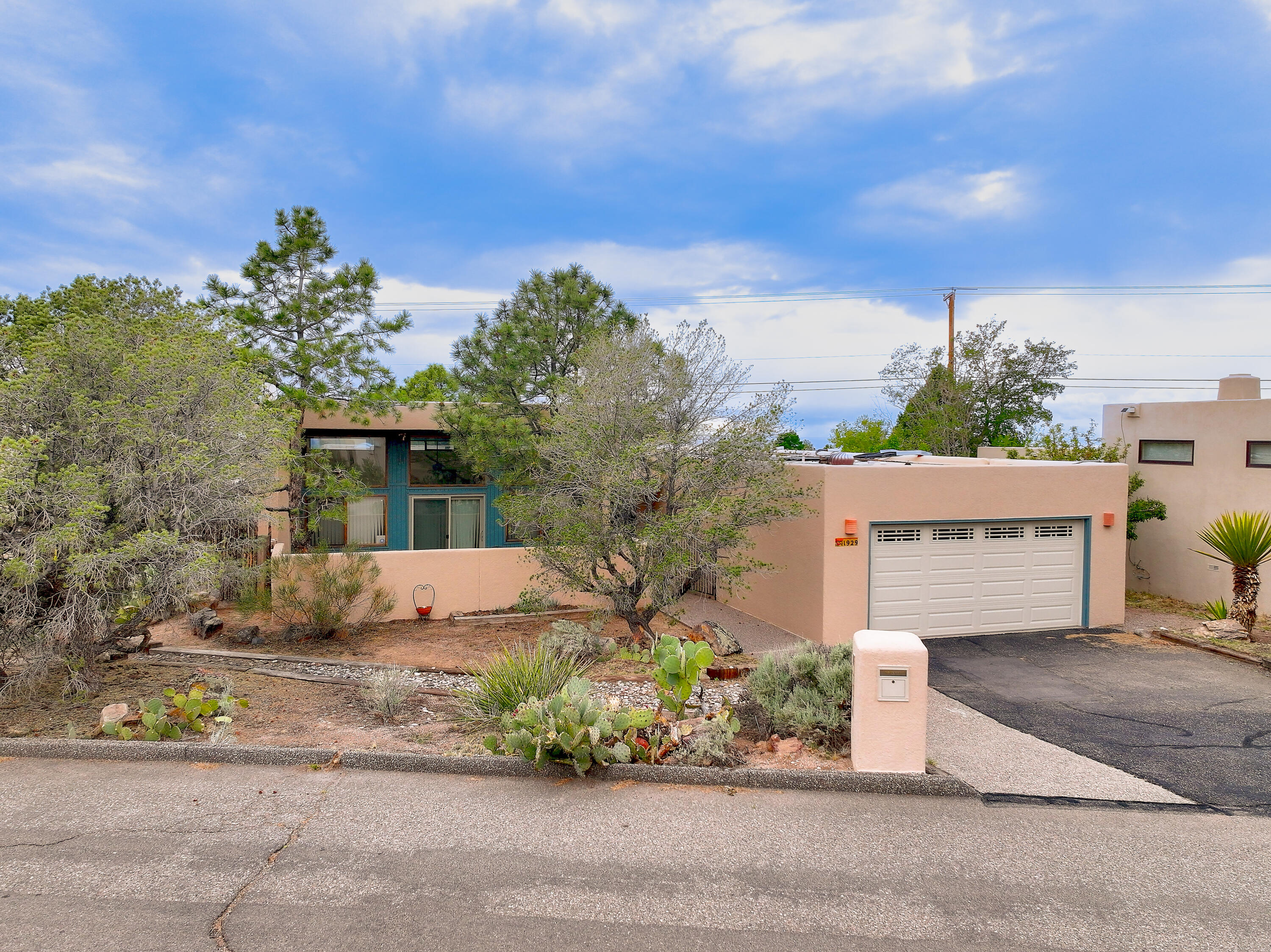 1929 Quail Run Drive, Albuquerque, New Mexico image 1