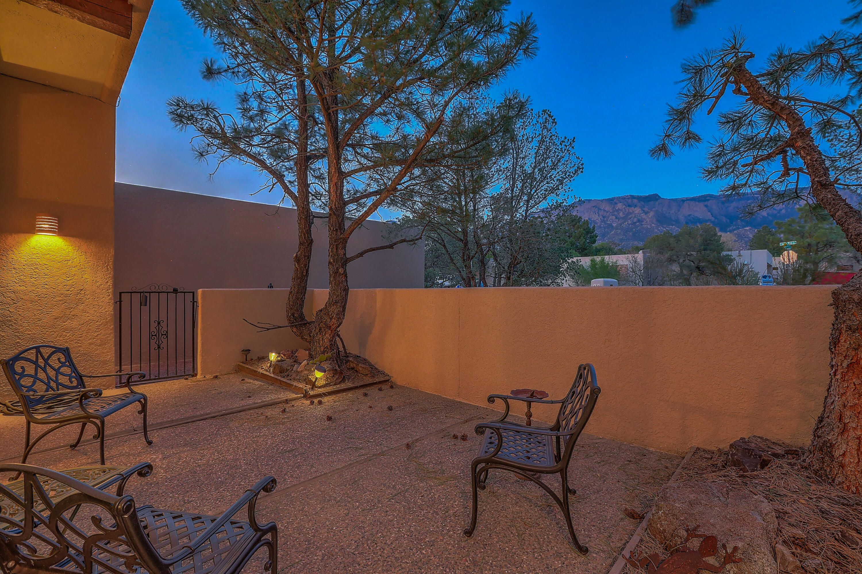 1929 Quail Run Drive, Albuquerque, New Mexico image 8