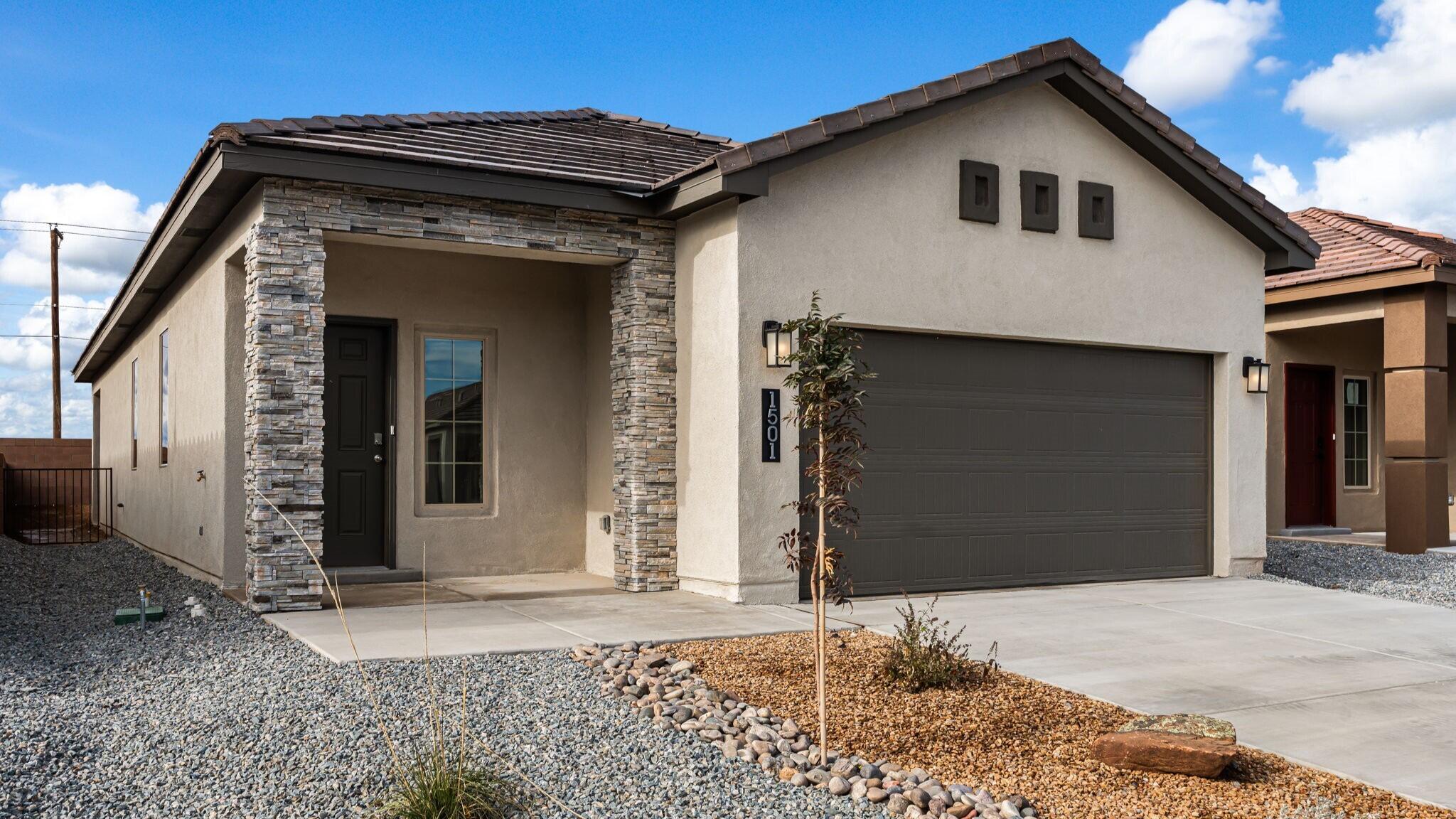 3324 Dijamant Loop SE