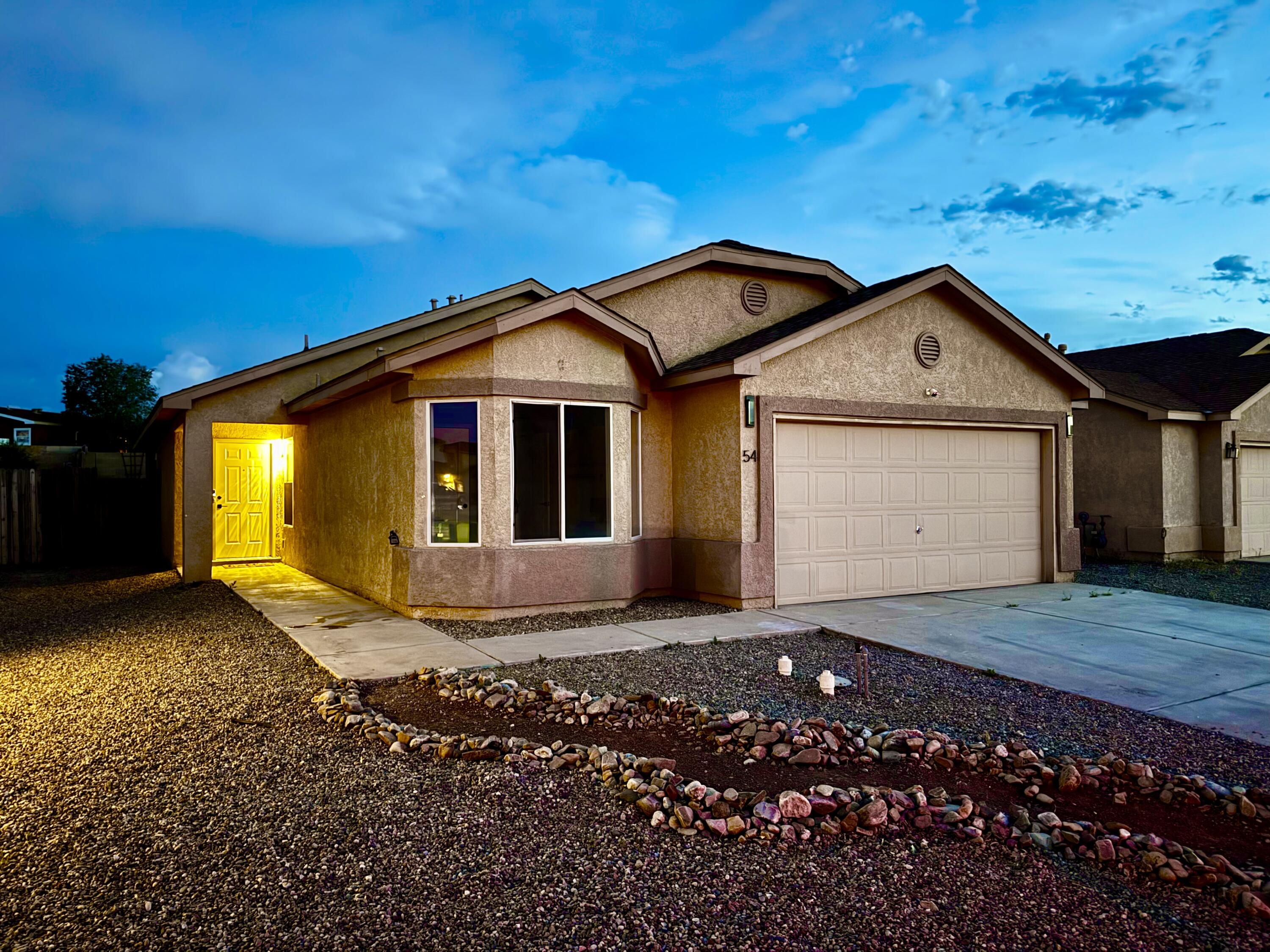 54 Avenida Jardin, Los Lunas, New Mexico image 2