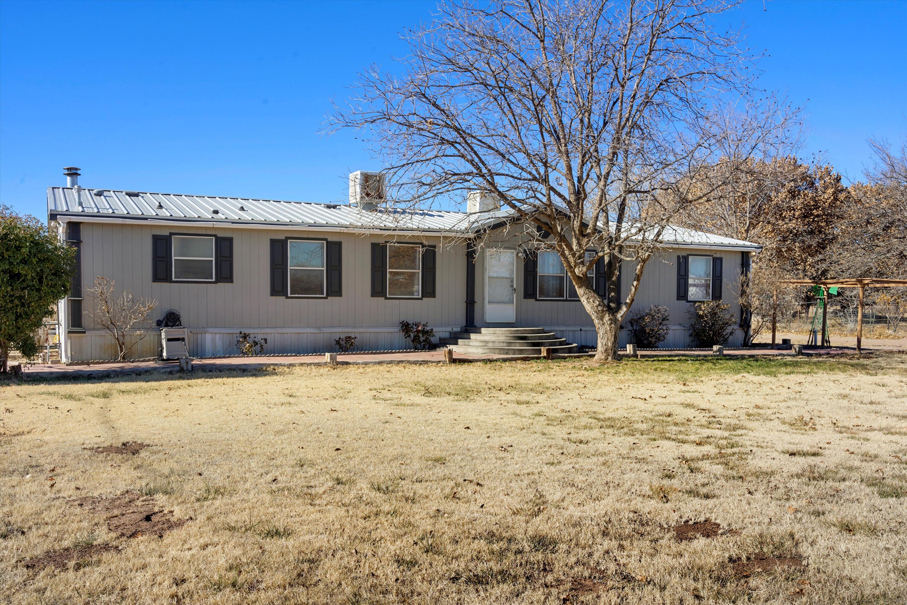 42 Jason Road, Los Lunas, New Mexico image 1