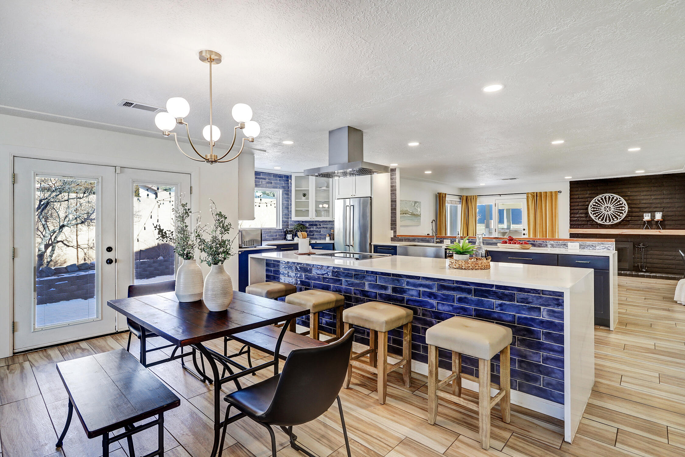 3420 Candlelight Drive NE