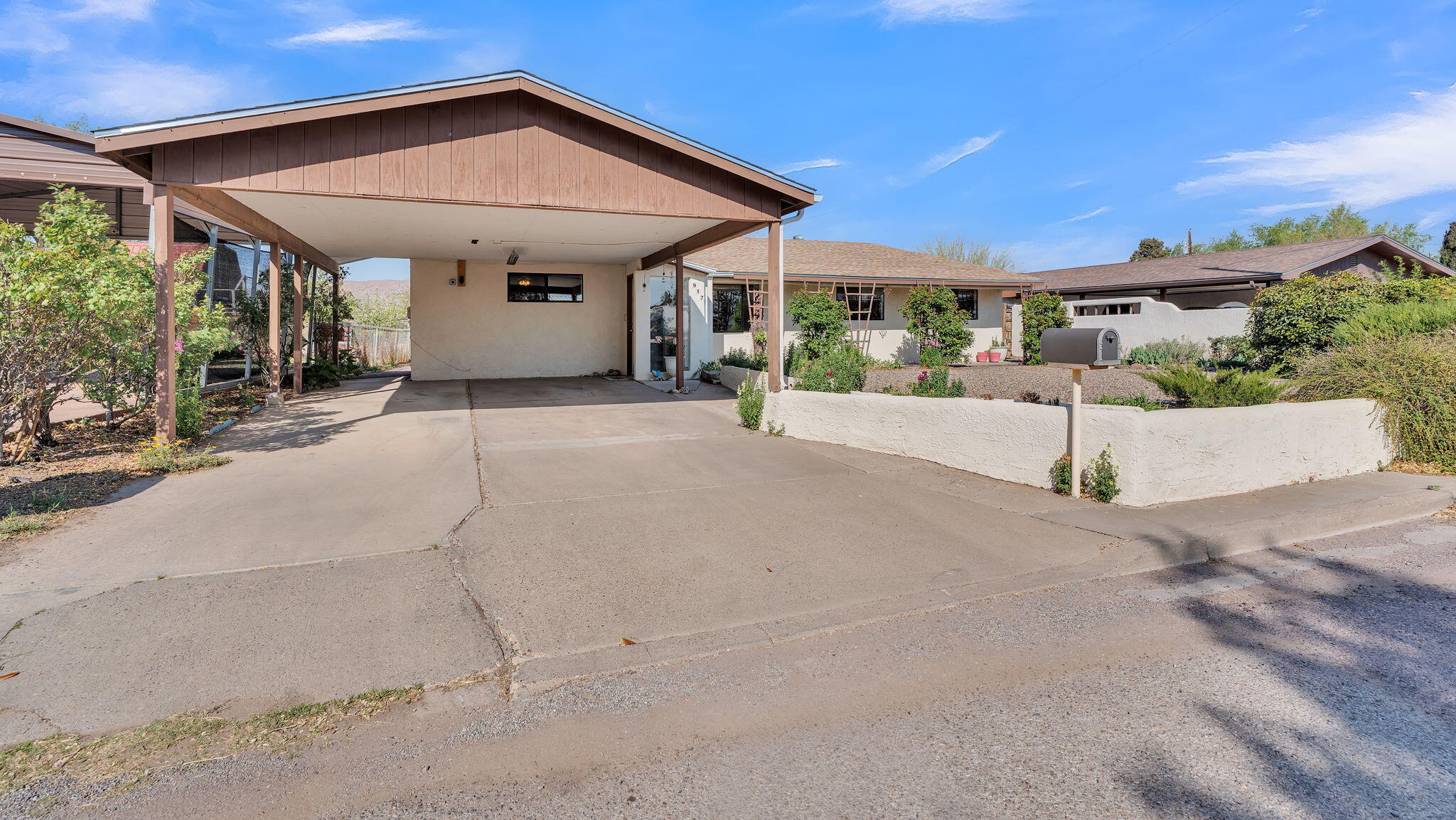 917 Bee Court