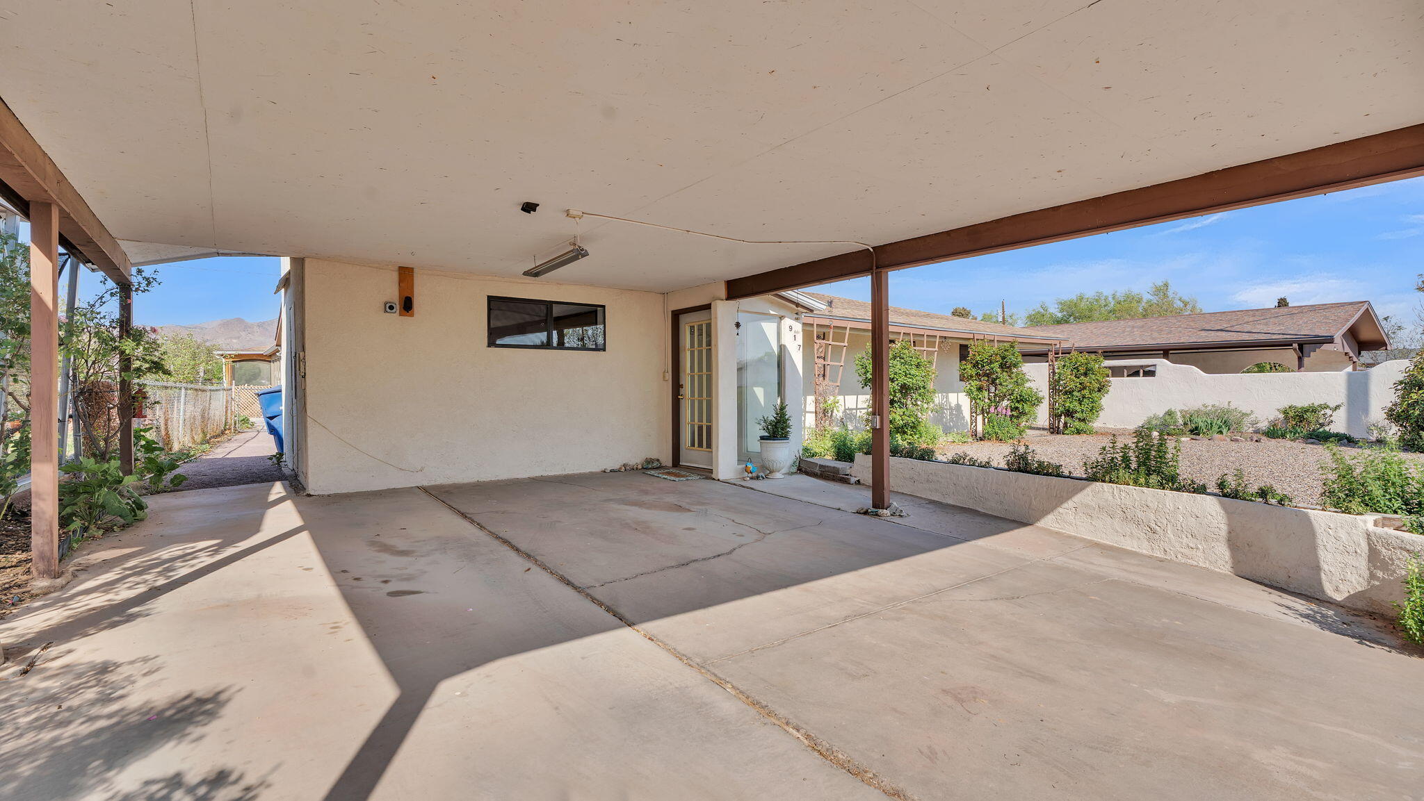 917 Bee Court