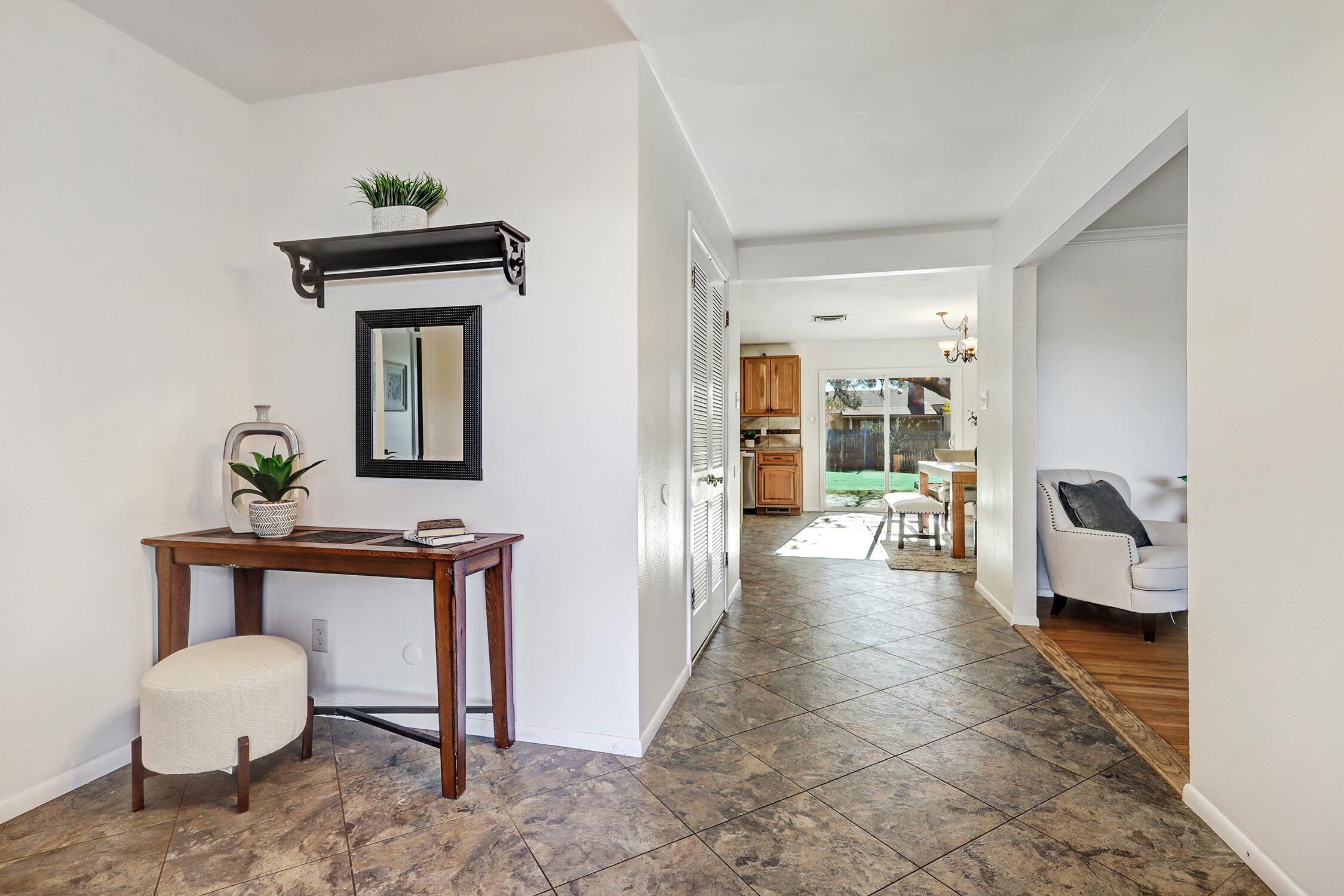 905 Warm Sands Trail SE