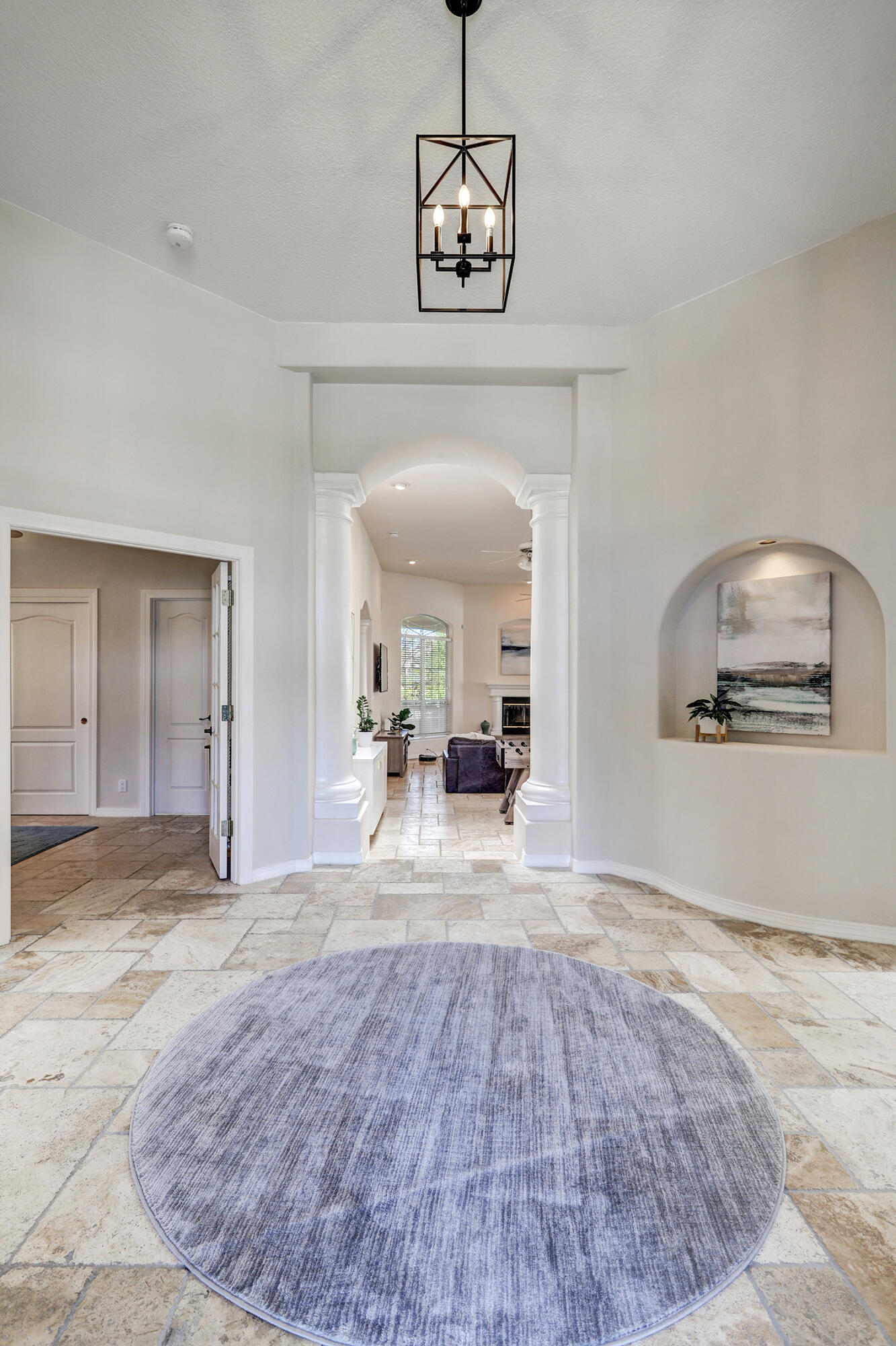 8423 Petaluma Drive NE