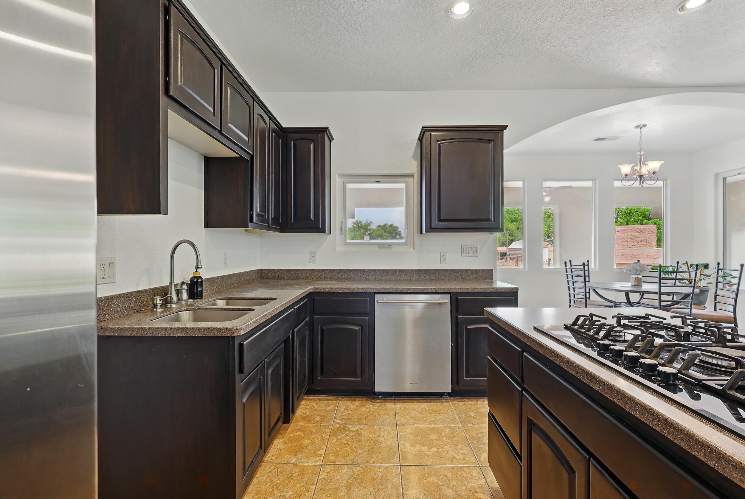 2061 Blaylock Lane, Los Lunas, New Mexico image 14
