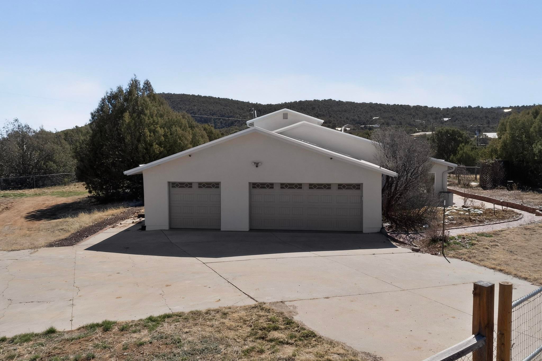26 Juniper Hill Loop