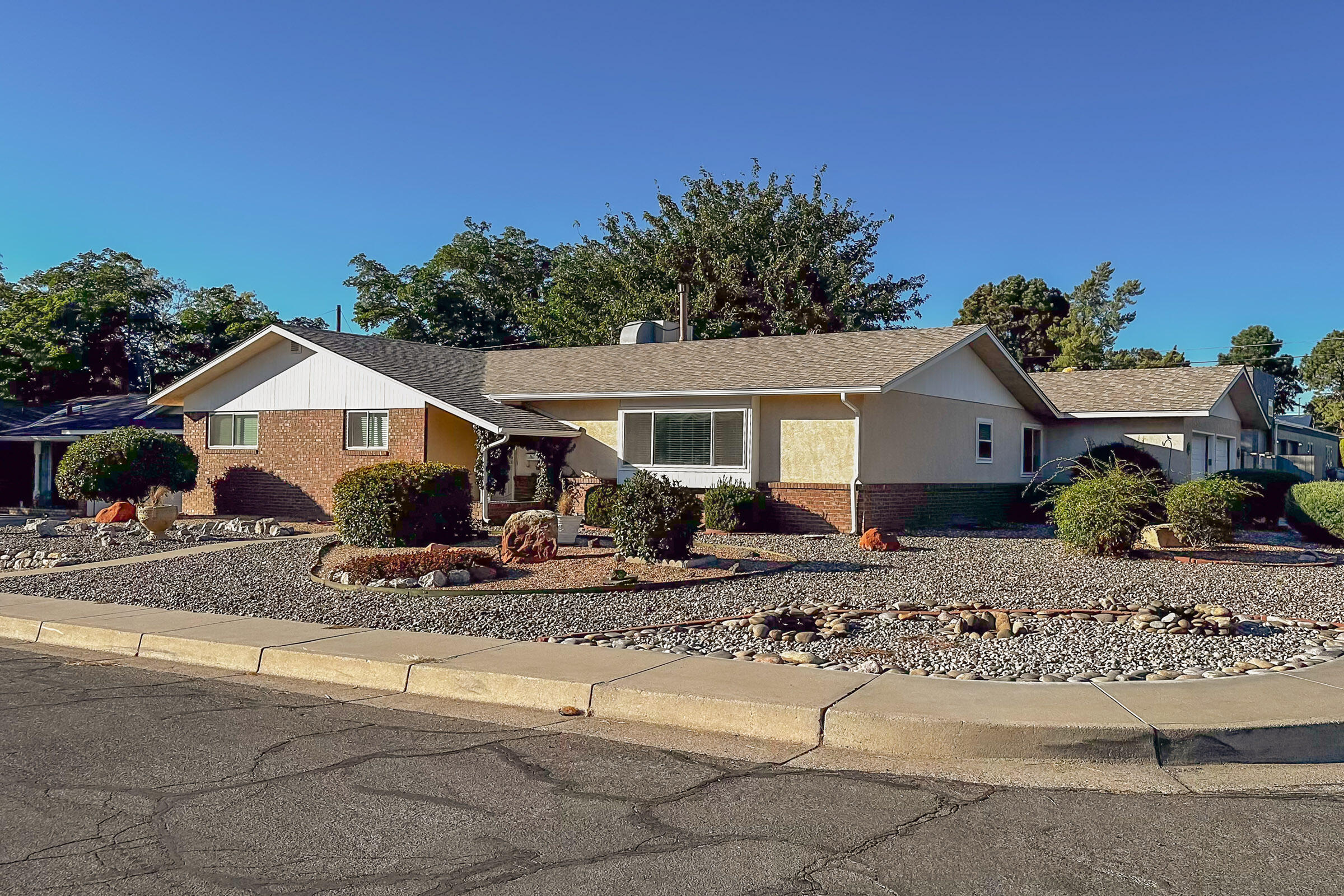 7713 Mountain Road, Albuquerque, New Mexico image 1