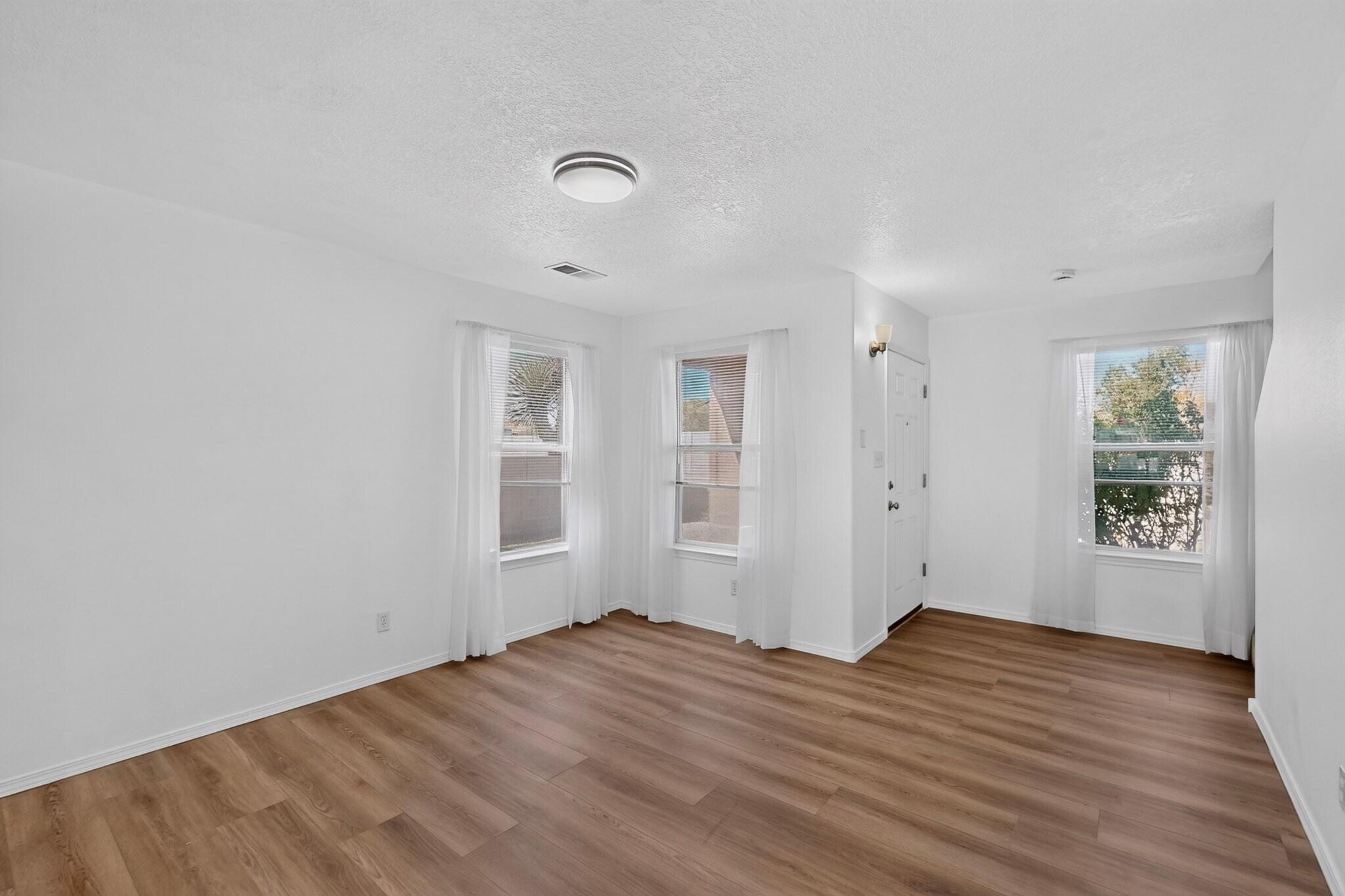 6113 Wildflower Pass NE