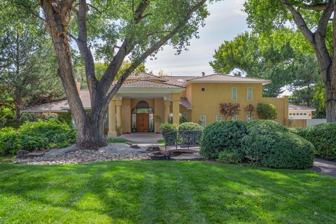 Homes For Sale - 5808 Padre Roberto Road<br/> Albuquerque, NM 87107