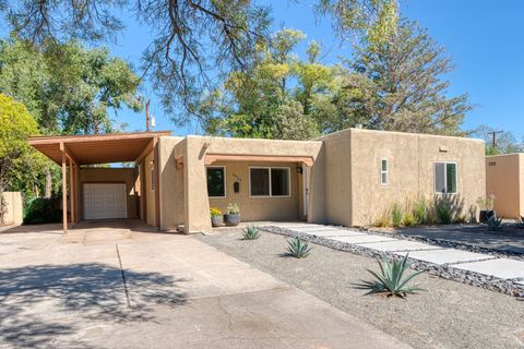 Photo of 3909 SIMMS Avenue SE, Albuquerque, NM 87108 (MLS # 1092404)