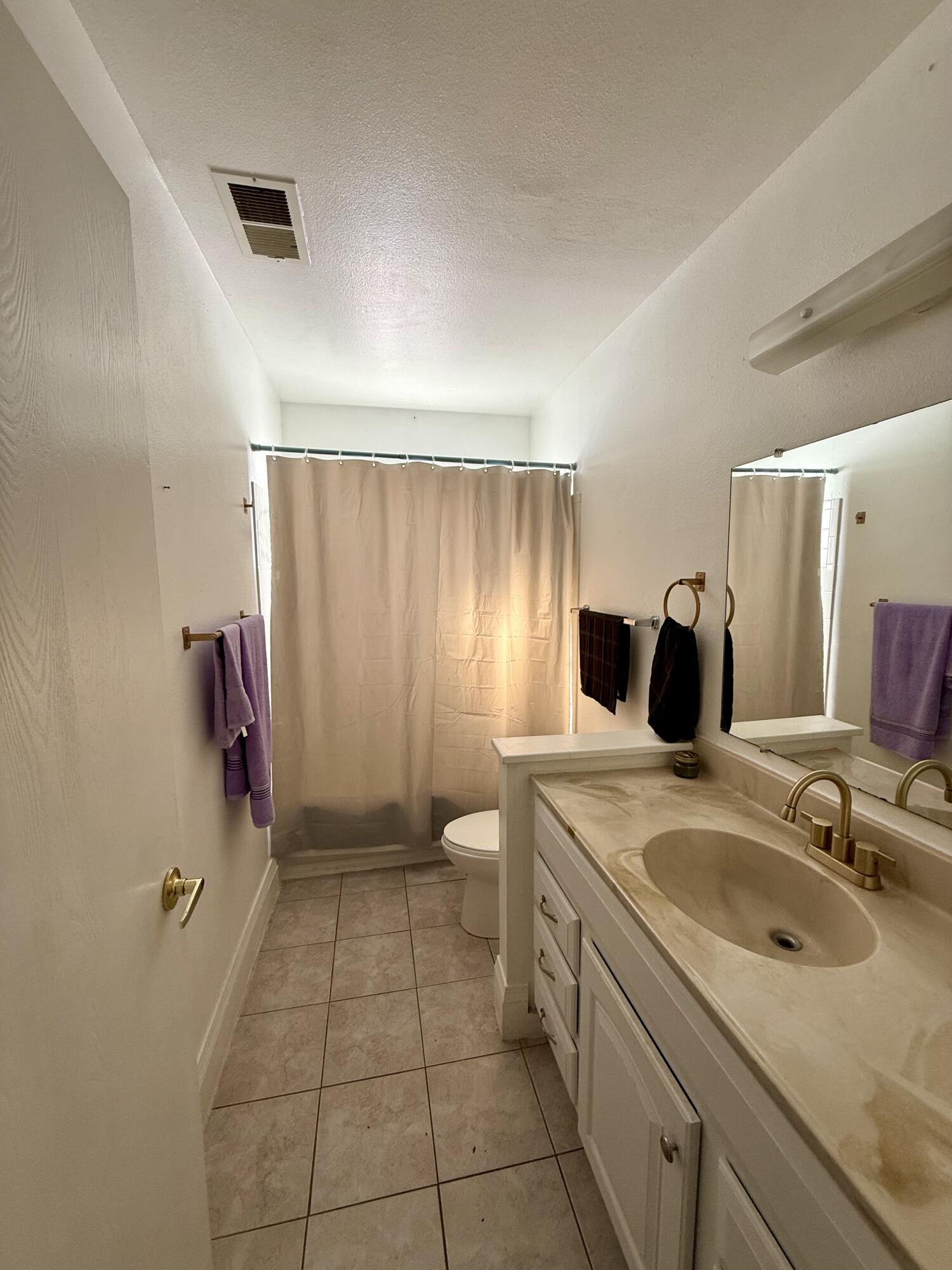 661 Stallion Road SE