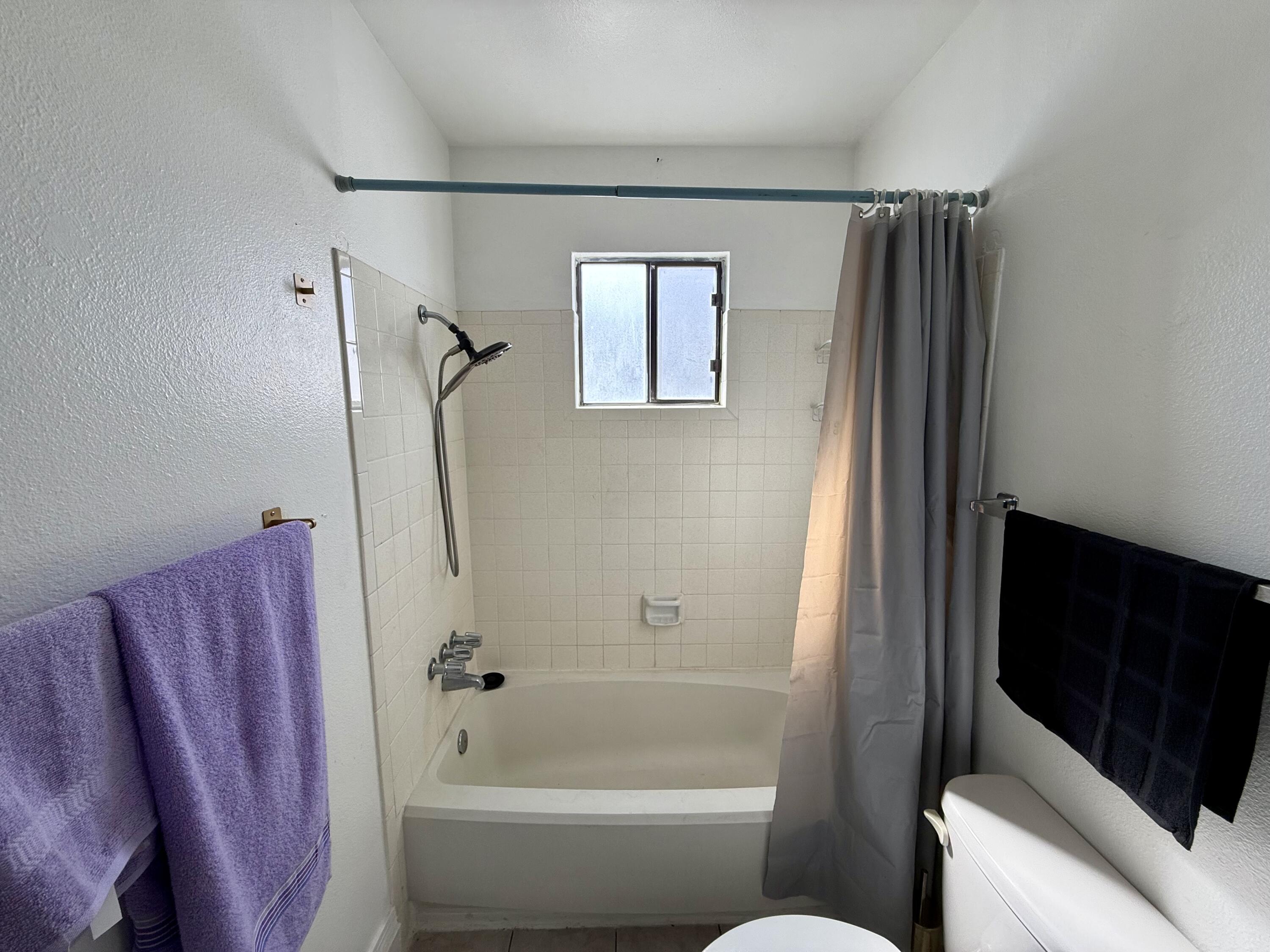 661 Stallion Road SE